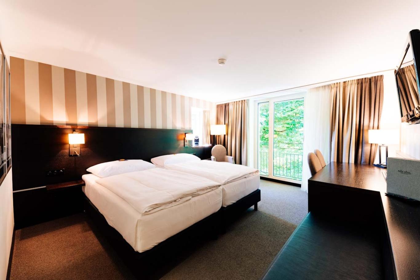 Deluxe Room - Photo 2