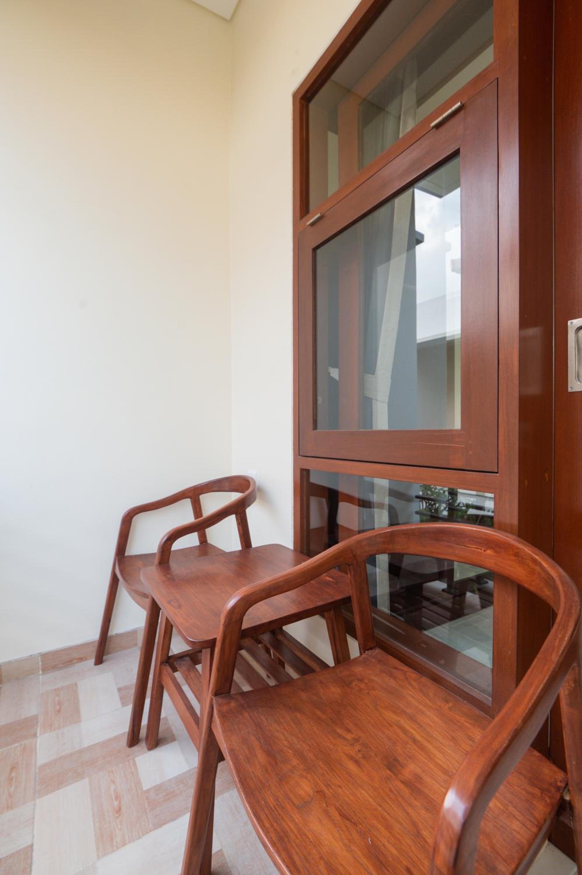 Twin Room with Private Bathroom - Photo 8