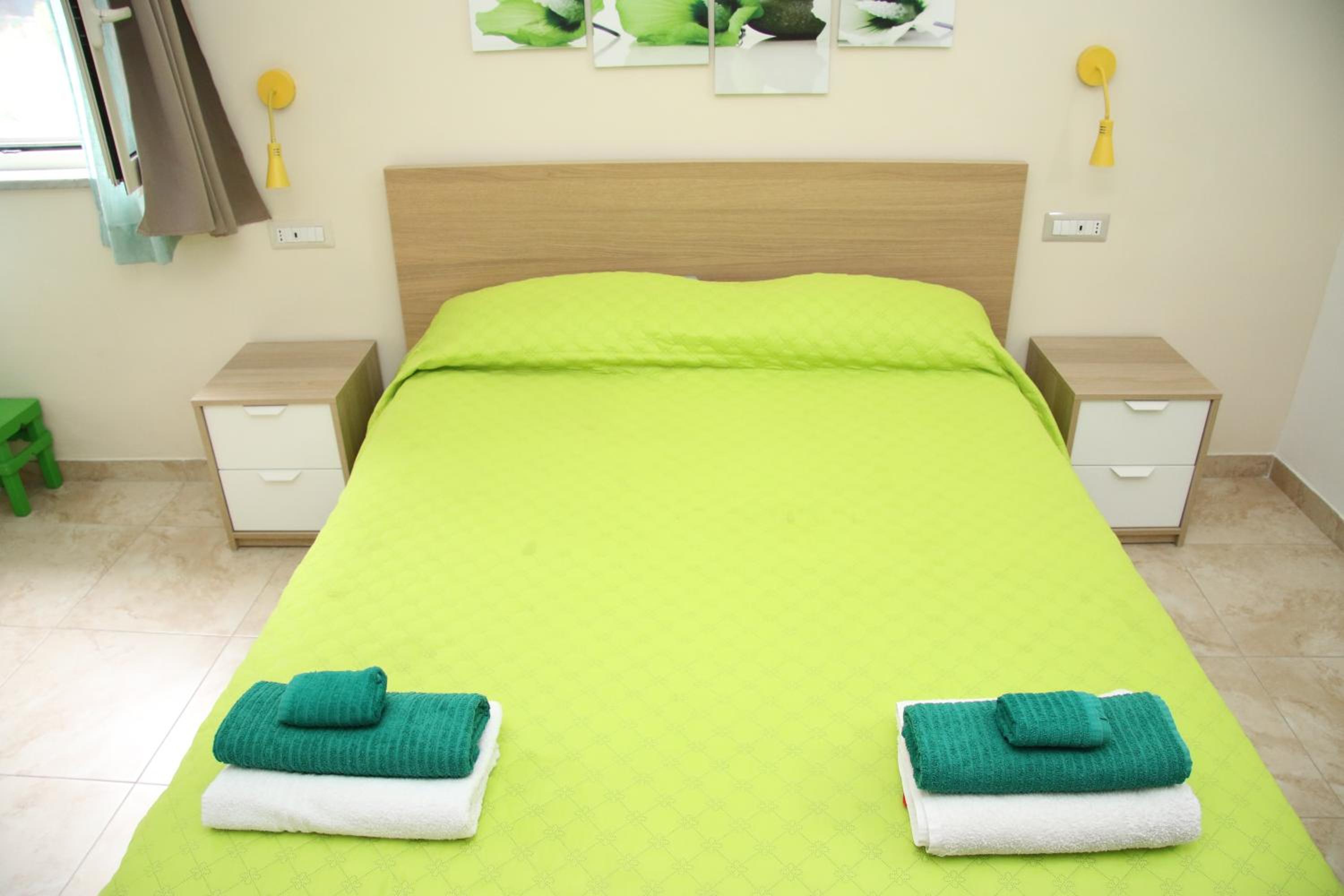 Triple Room with City View - Photo 8
