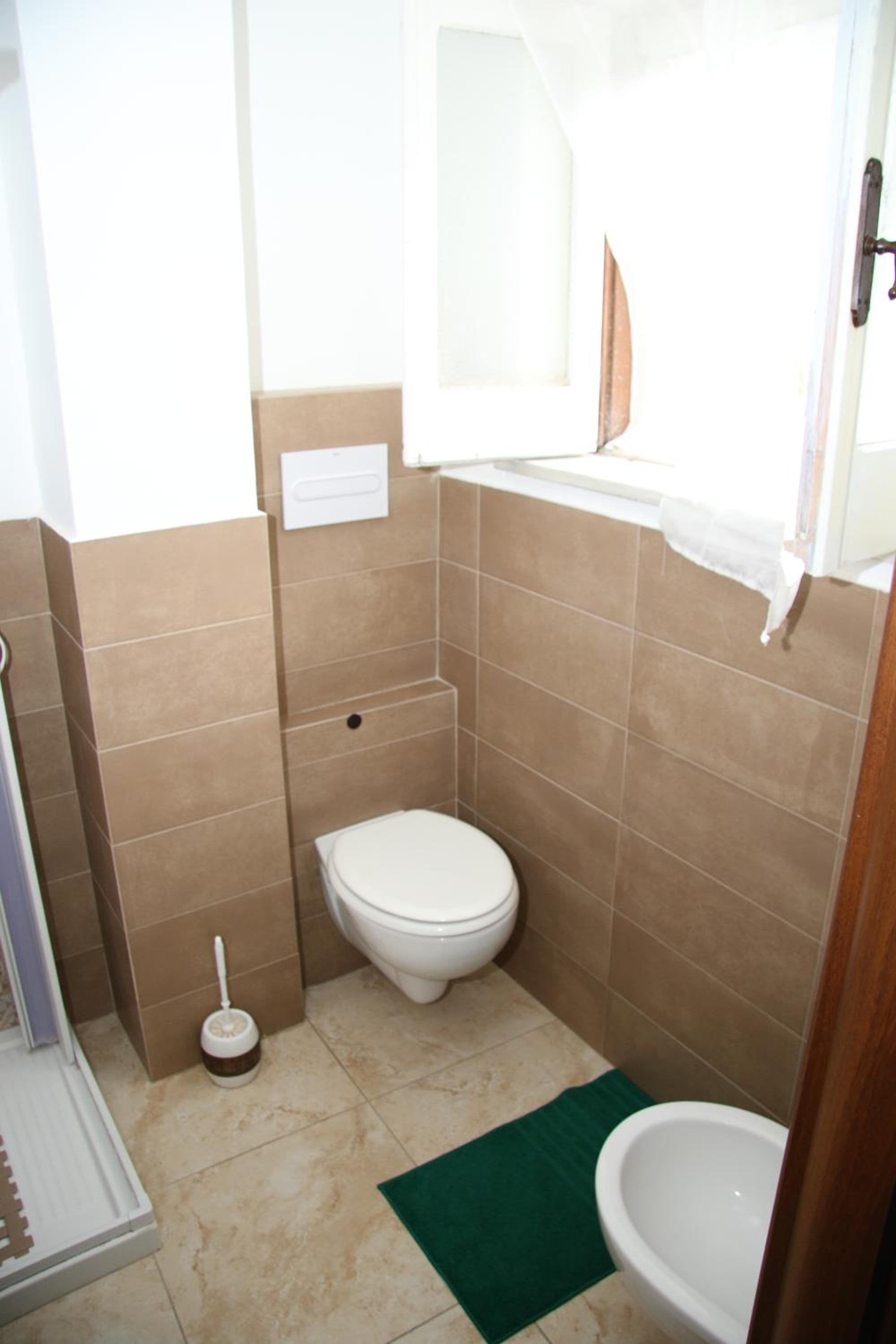 Triple Room with City View - Photo 7