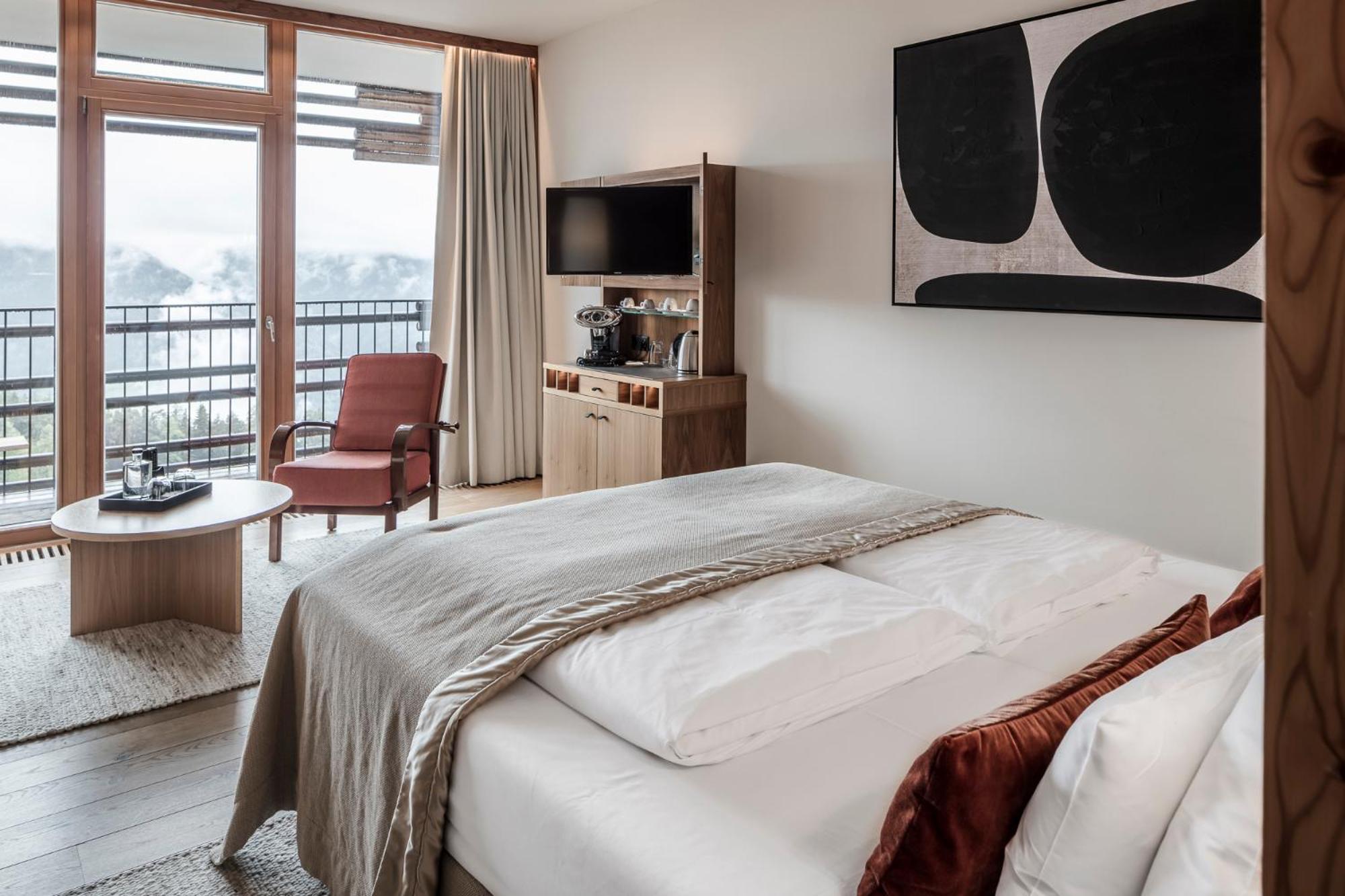 Deluxe Double Room with Balcony photo 2