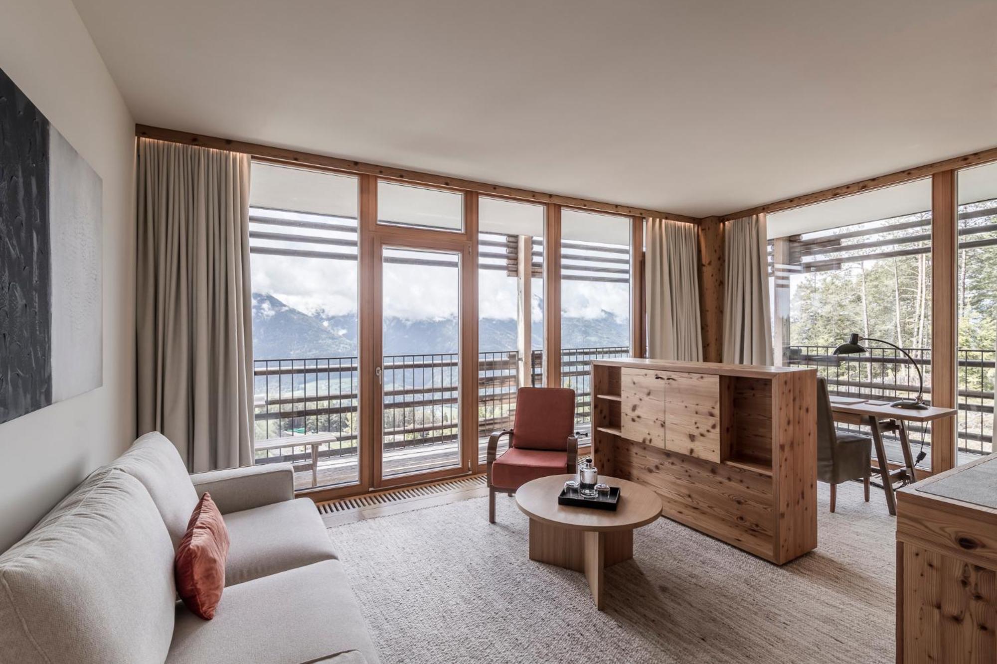 Premium Suite with Balcony photo 2
