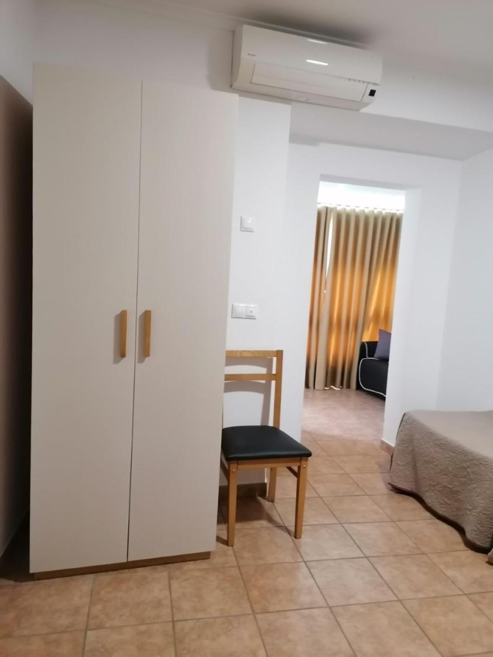 Large Double Room photo 3