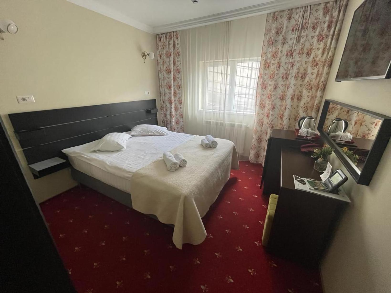 Budget Double or Twin Room photo 2