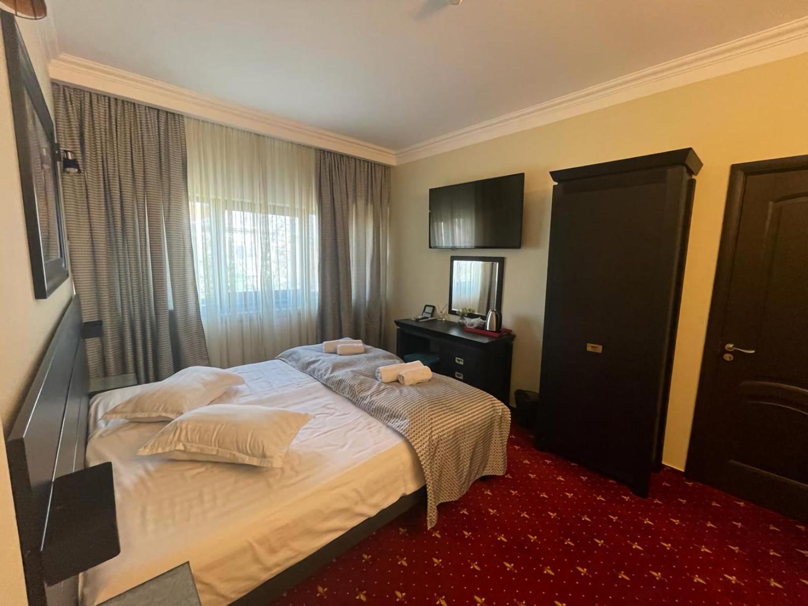 Double or Twin Room photo 2