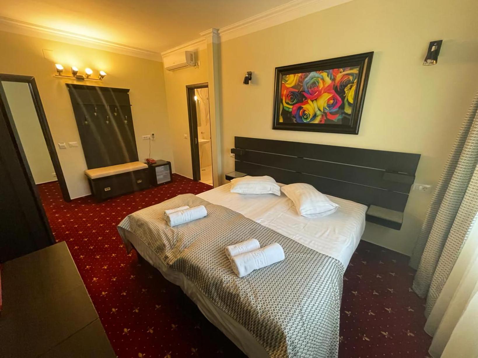 Double or Twin Room photo 3