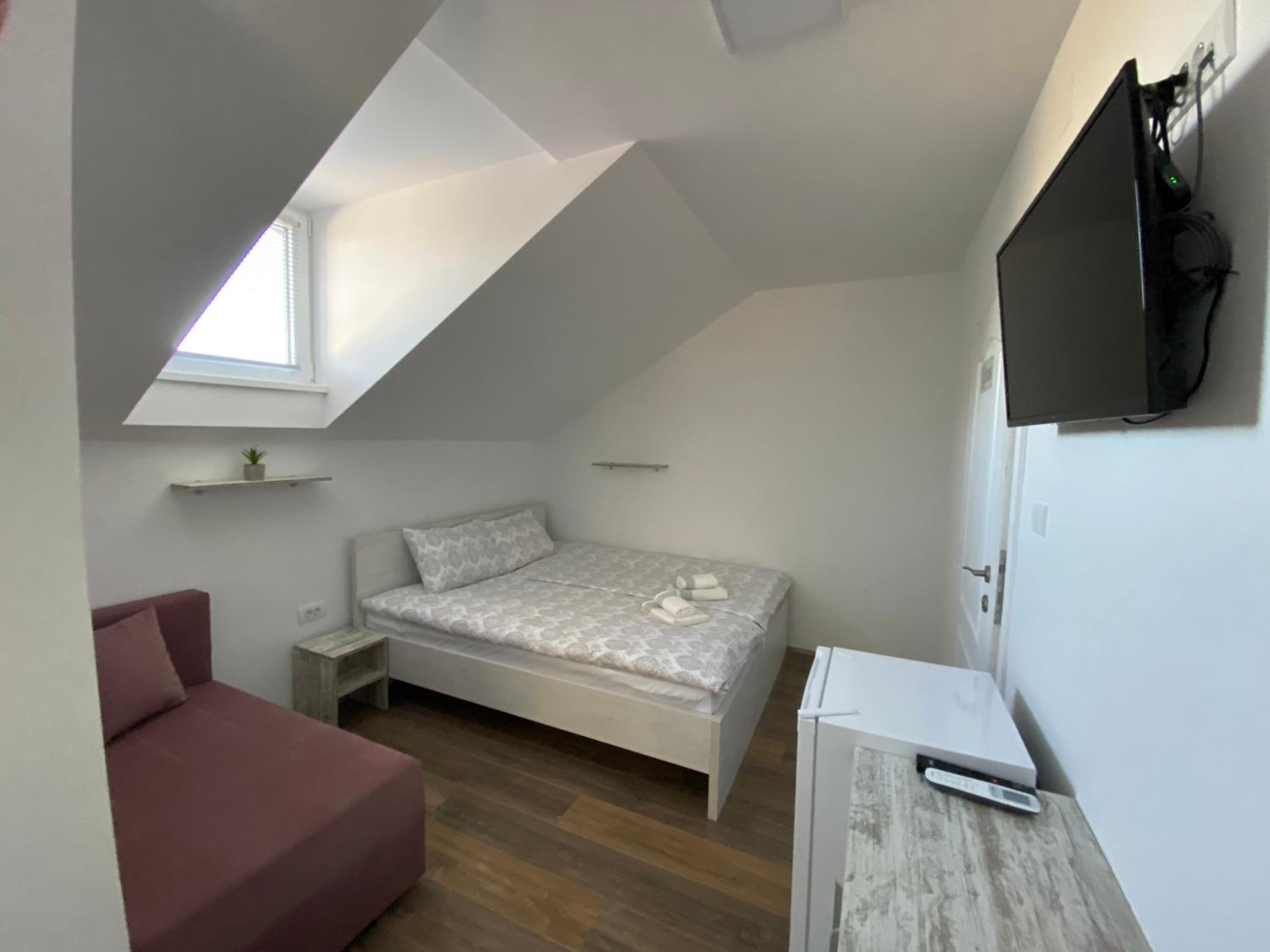 Double or Twin Room with Extra Bed photo 3