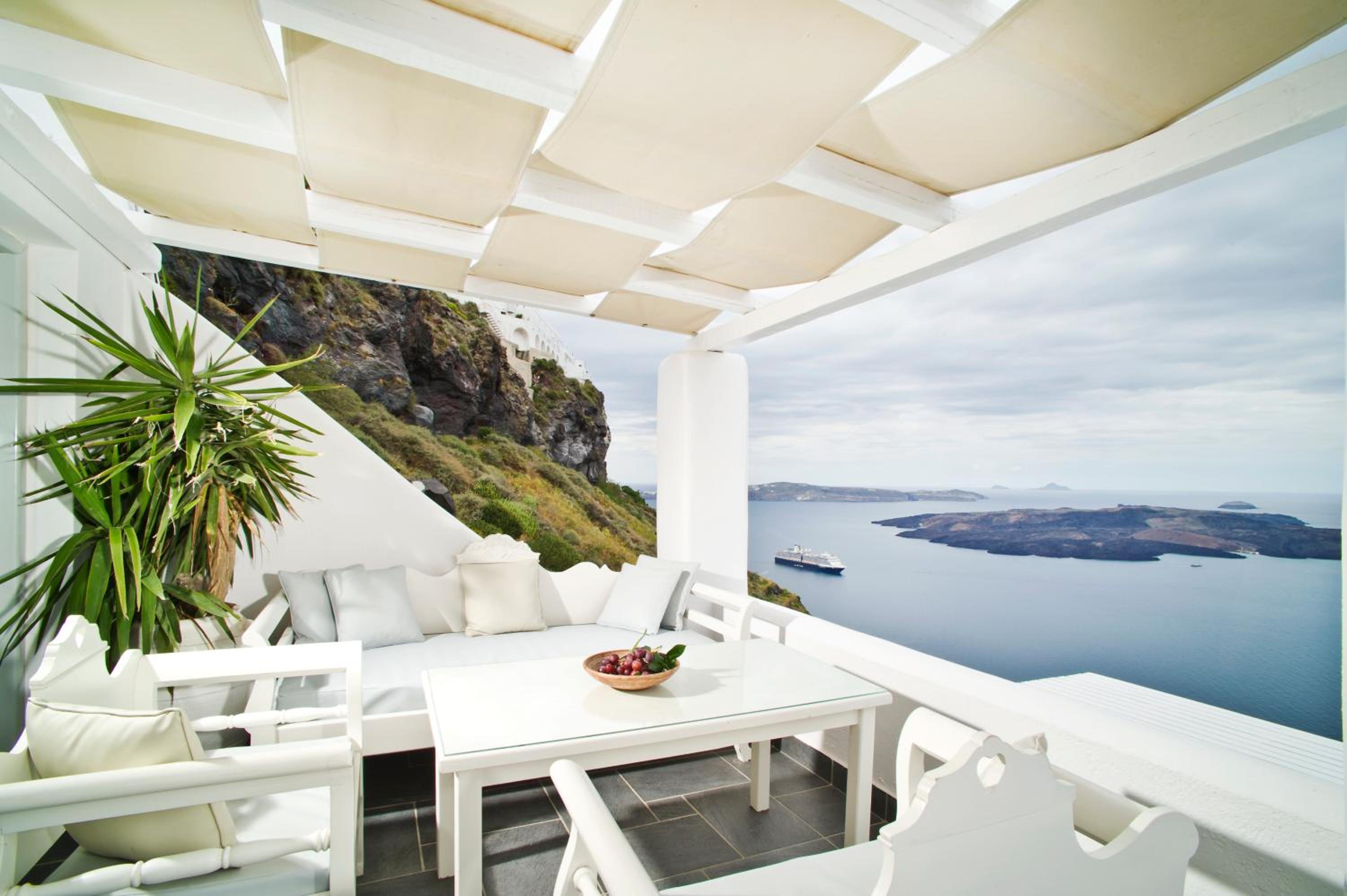 Superior Suite with Caldera View - Photo 5