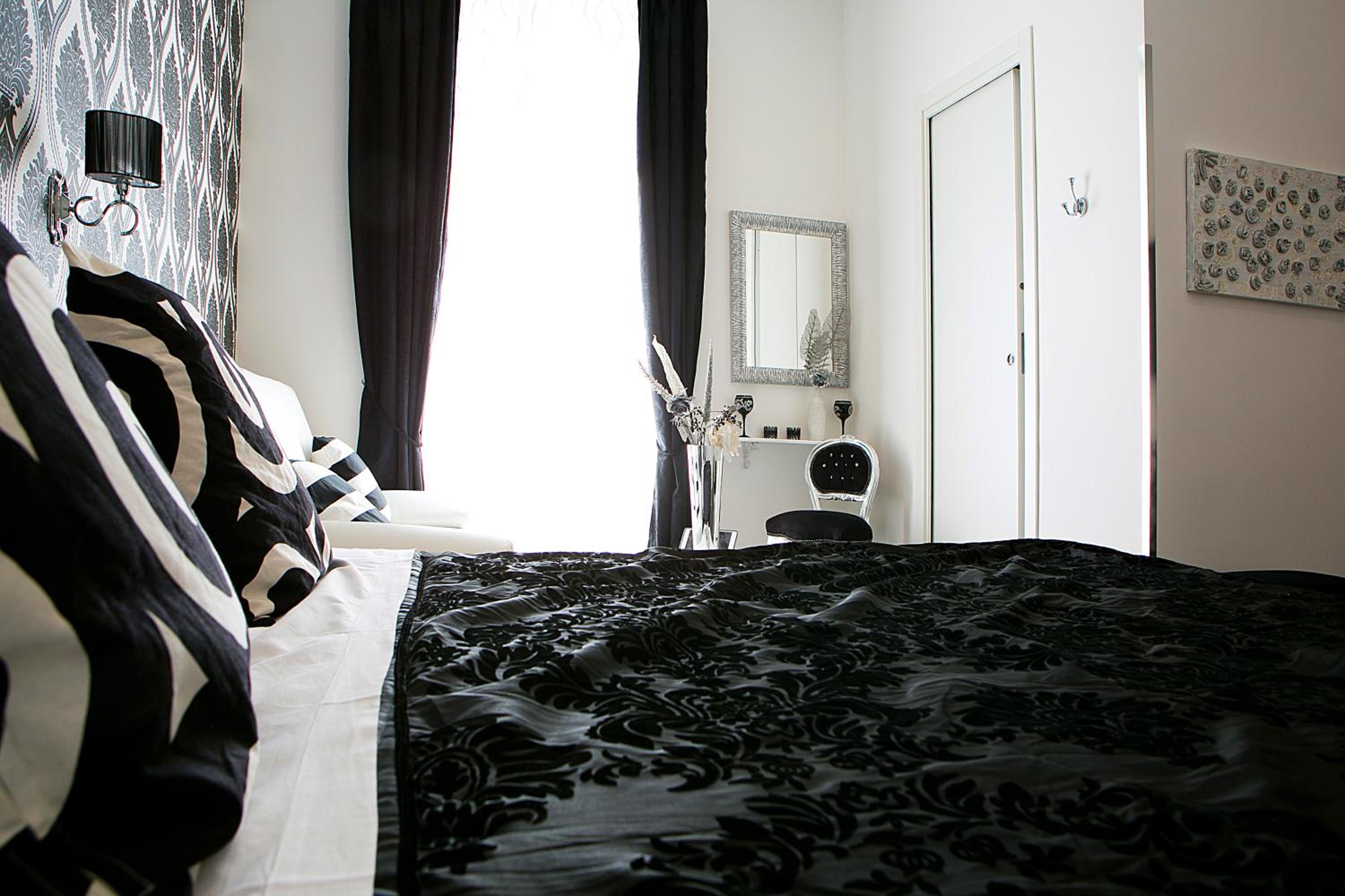 Small Double Room photo 1