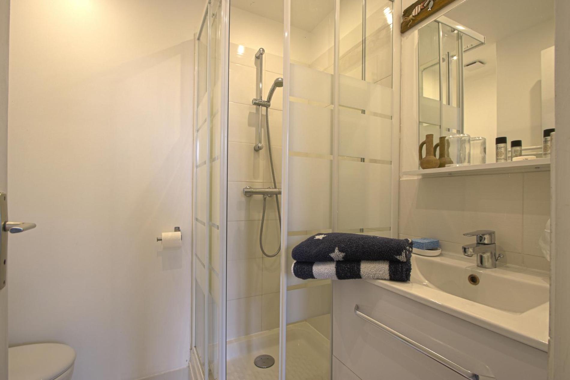 Deluxe Double Studio - Photo 6