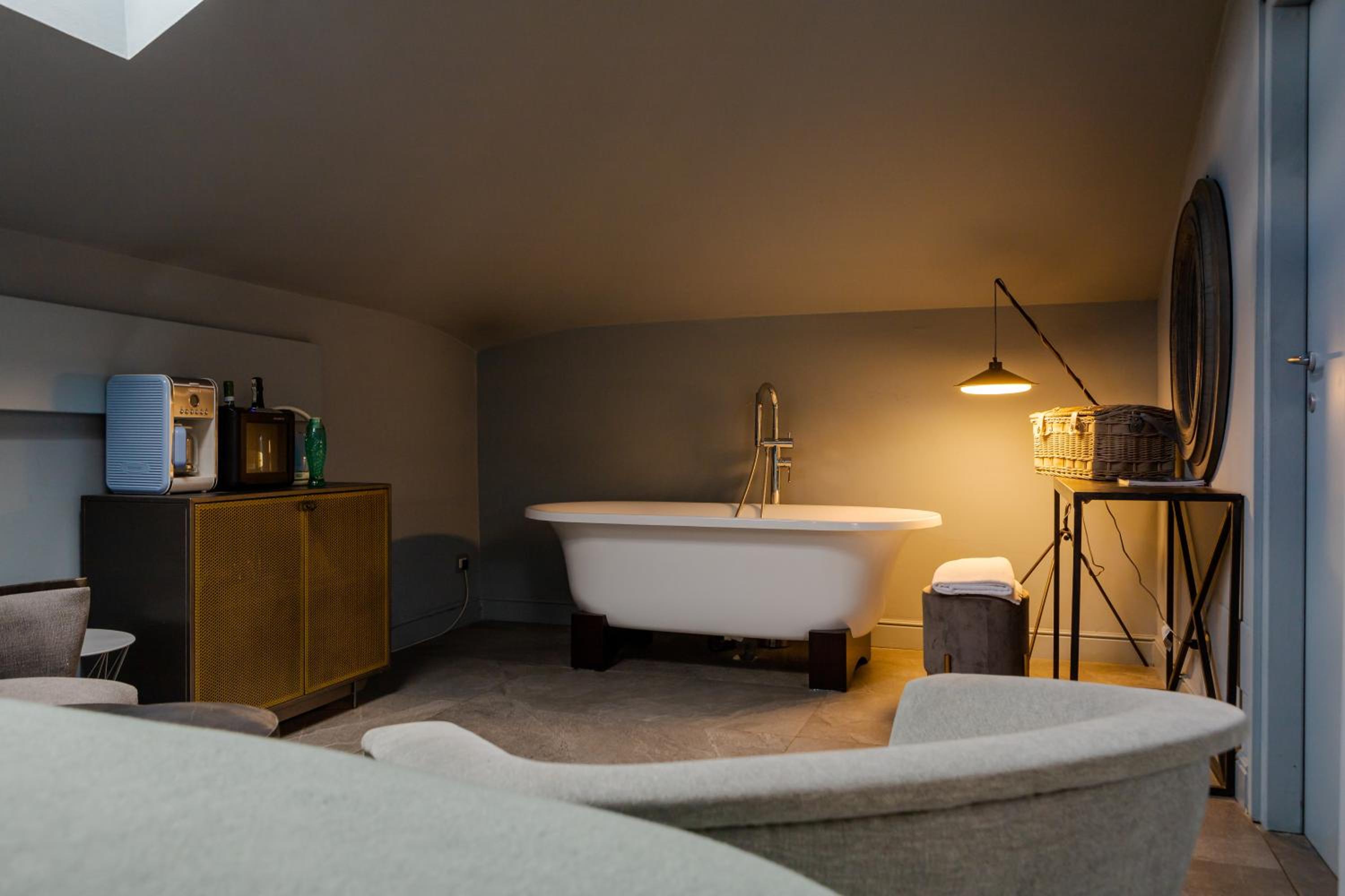 Standard Suite - Photo 7