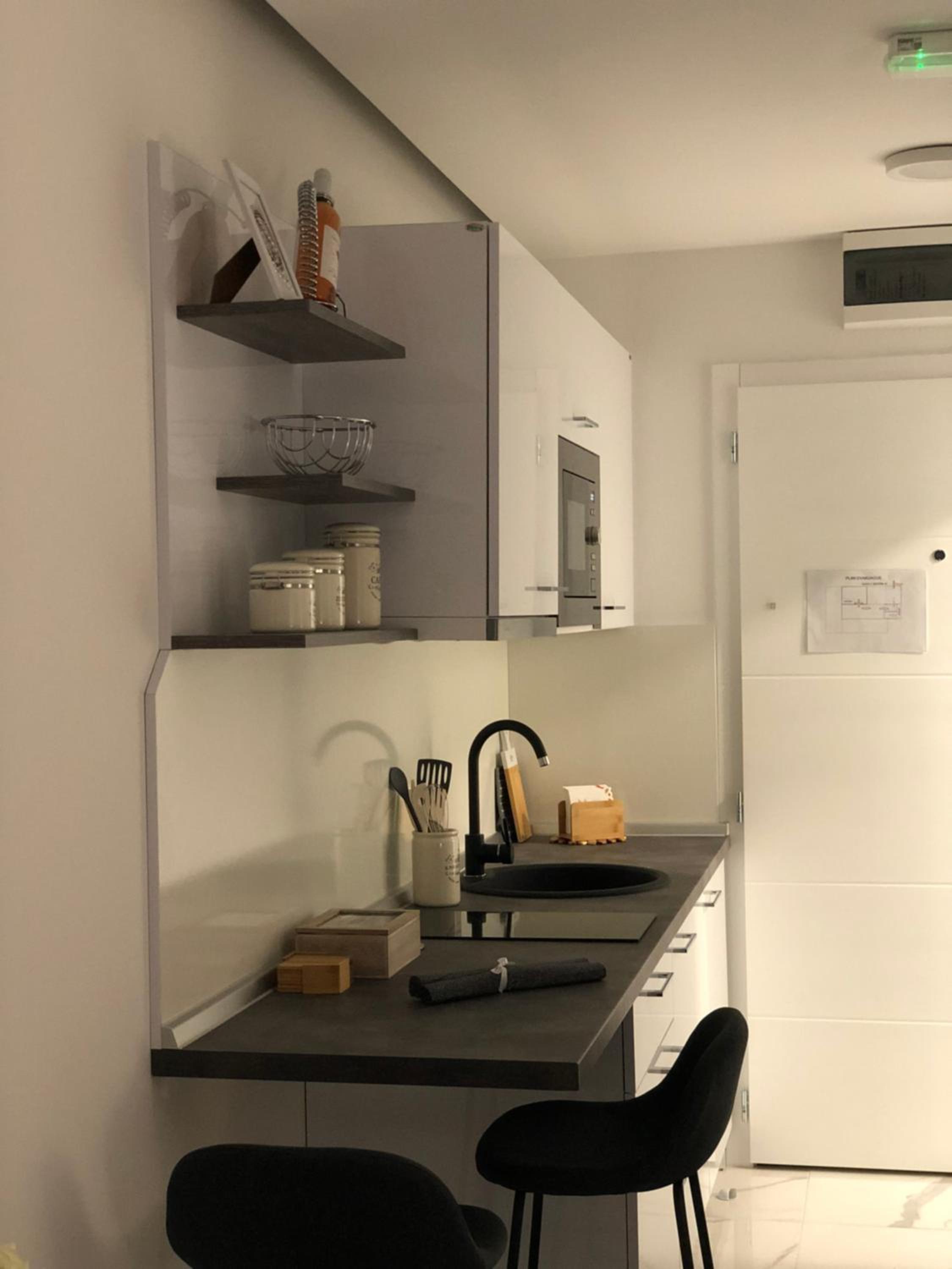 One-Bedroom Apartment - Photo 14