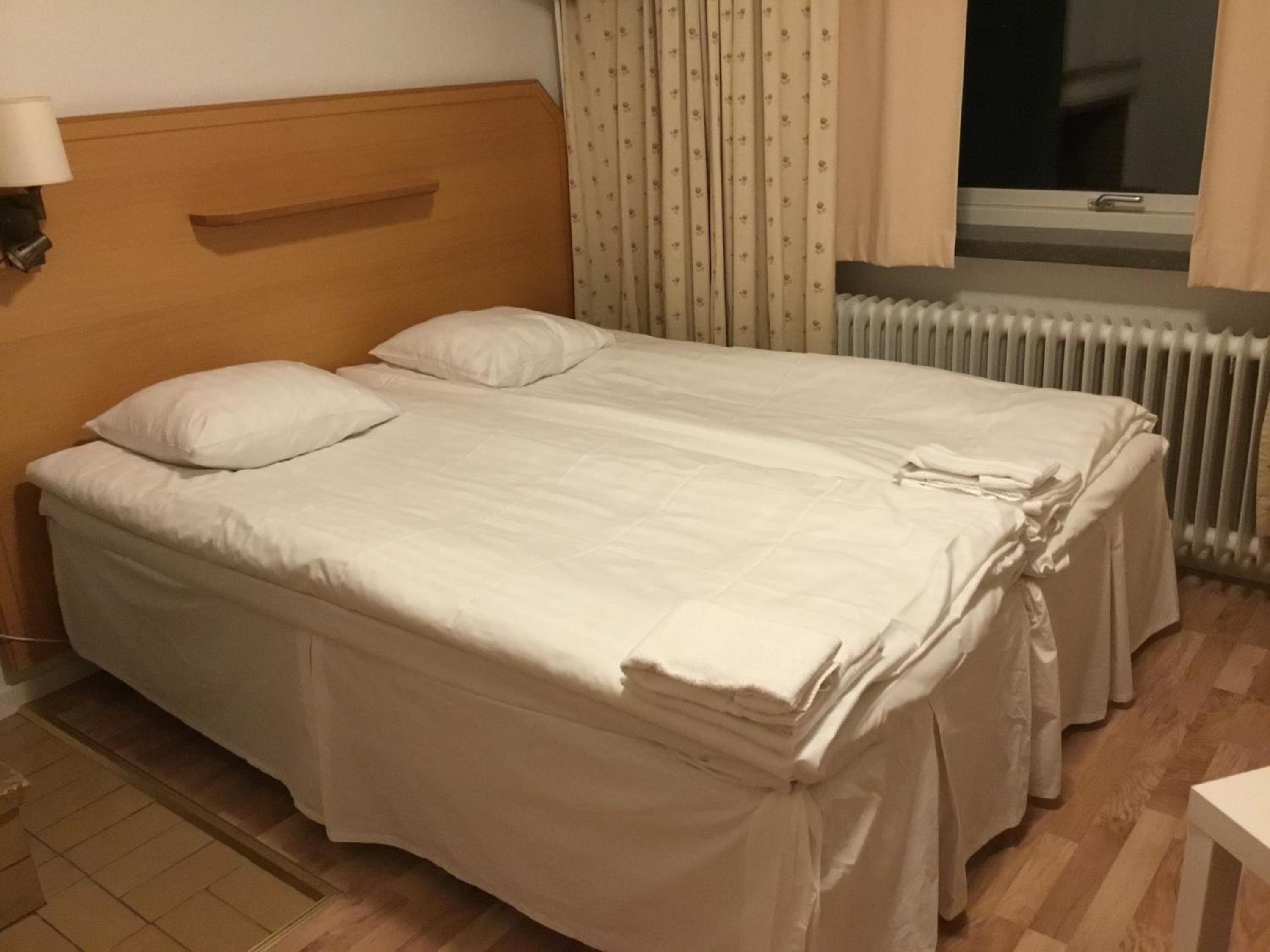 Double or Twin Room with Shared Bathroom photo 3