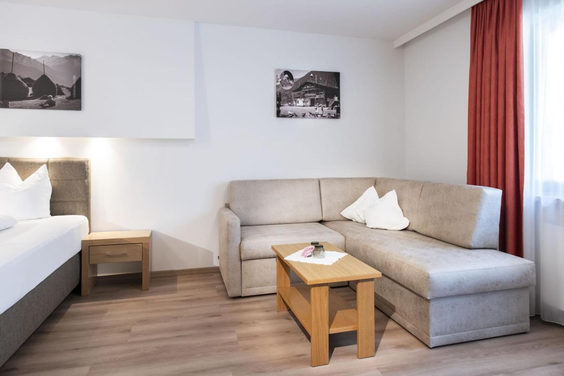Deluxe Junior Suite - Photo 1