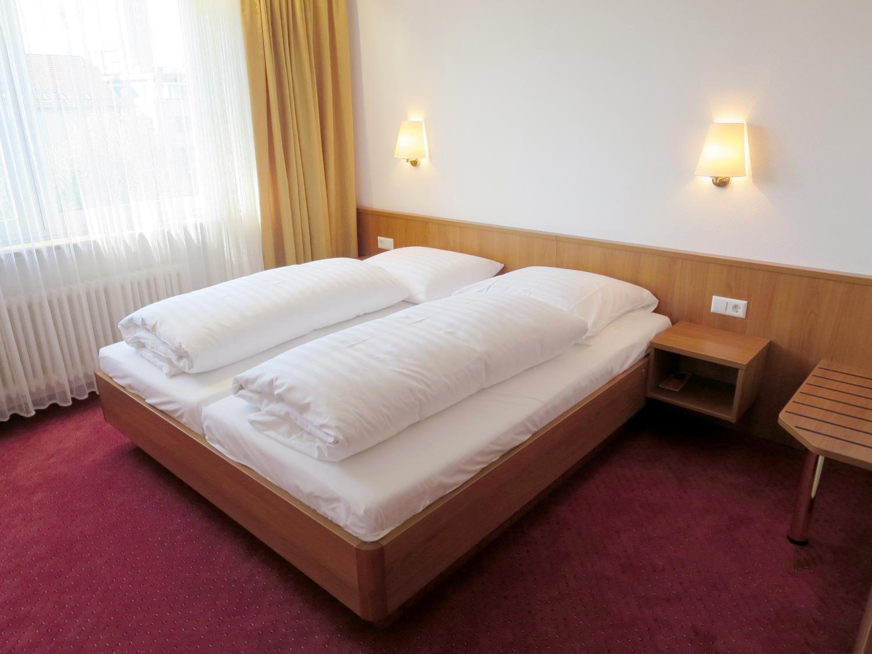 Double Room - Photo 6