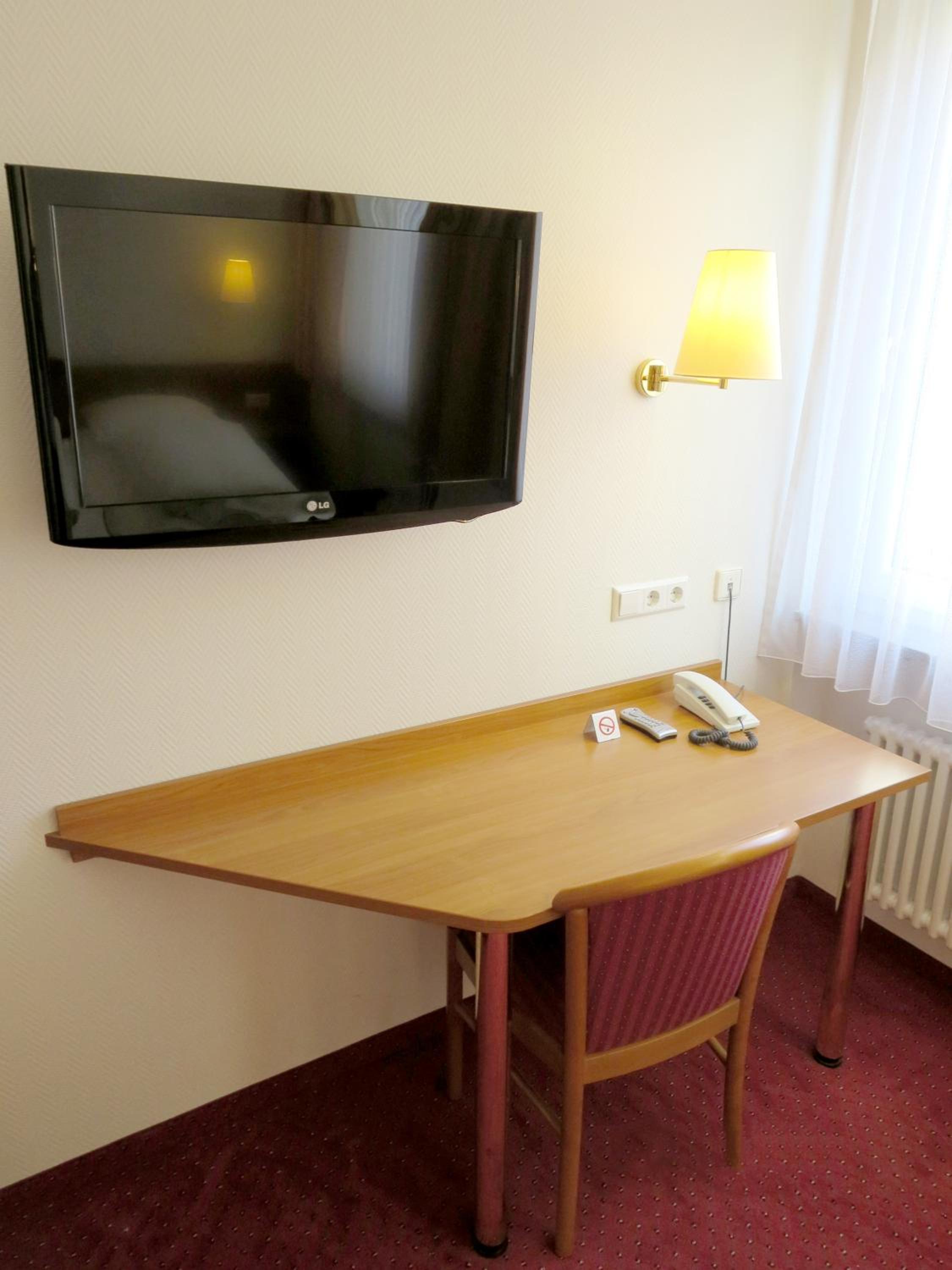 Double Room - Photo 9