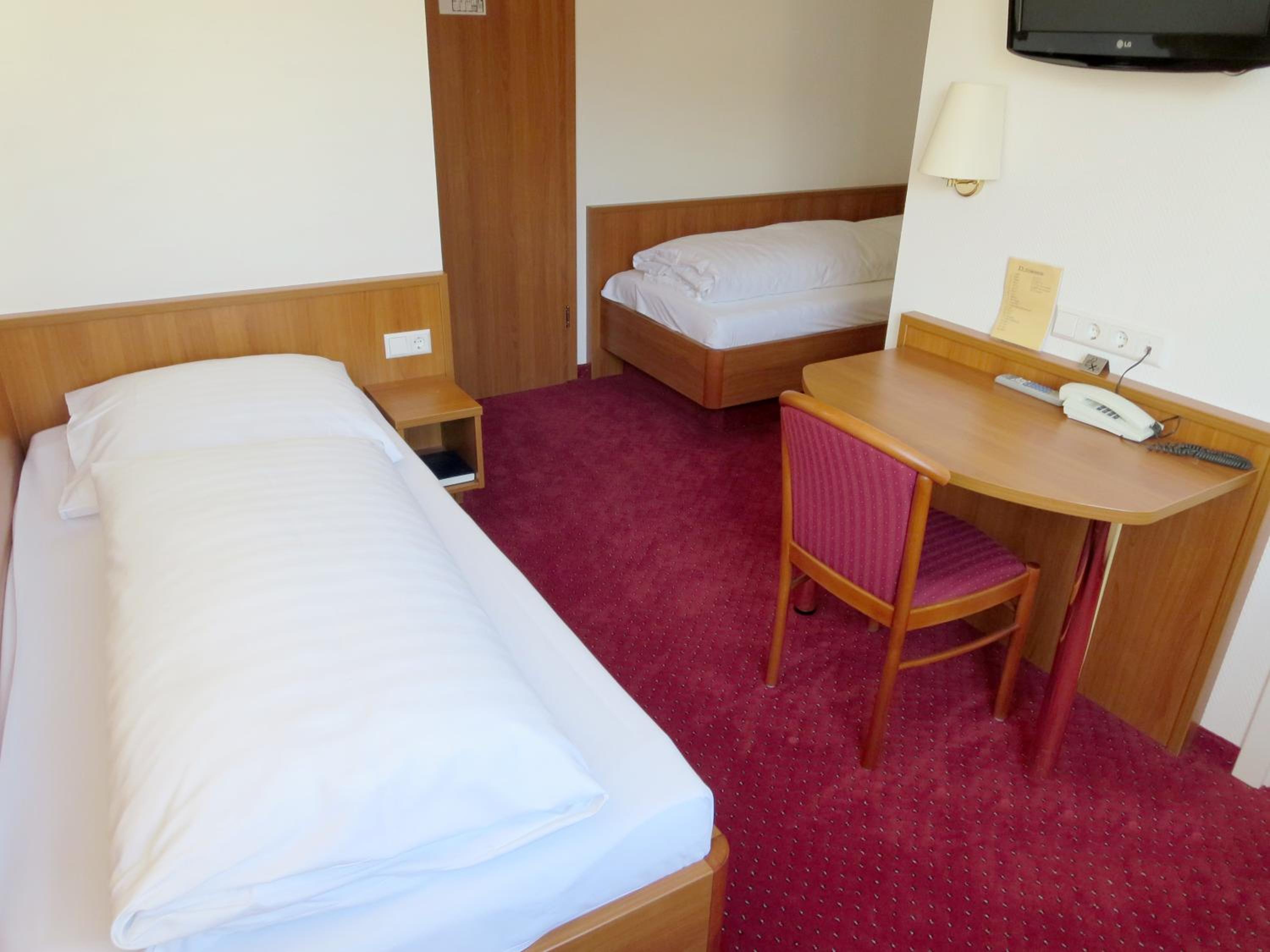 Double Room - Photo 2