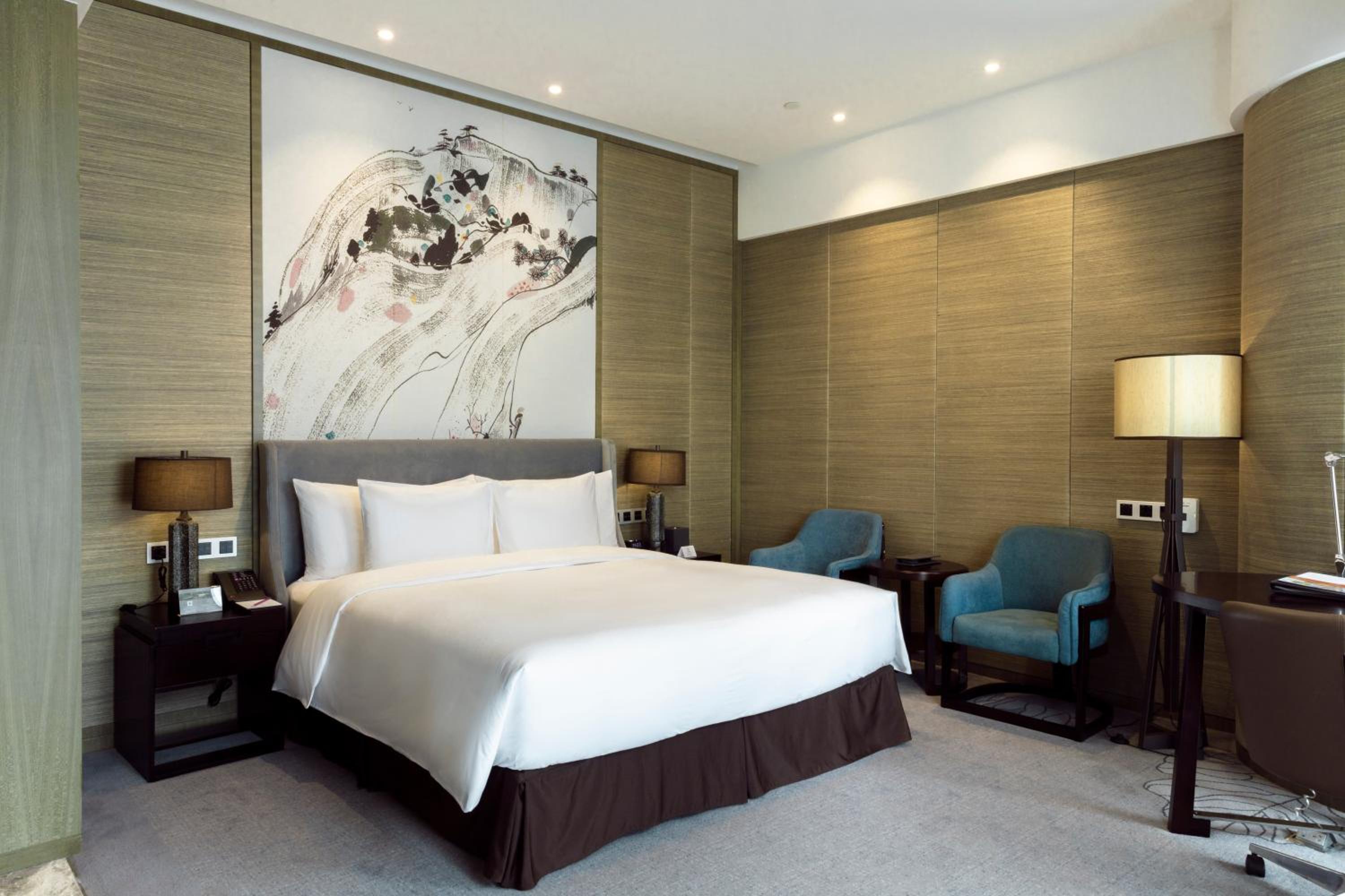 Standard King Room - Photo 3