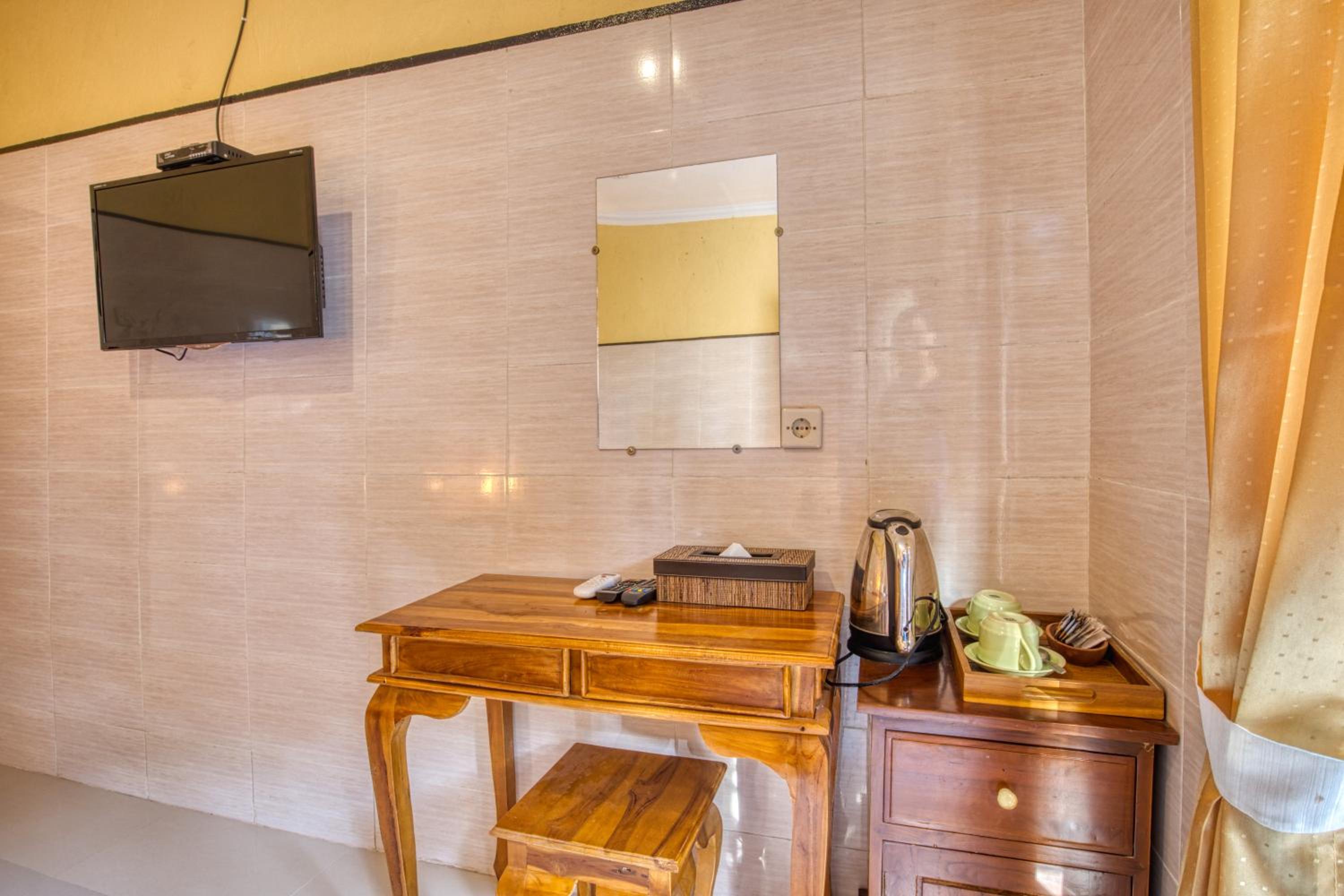 Double Room with Patio - Photo 8