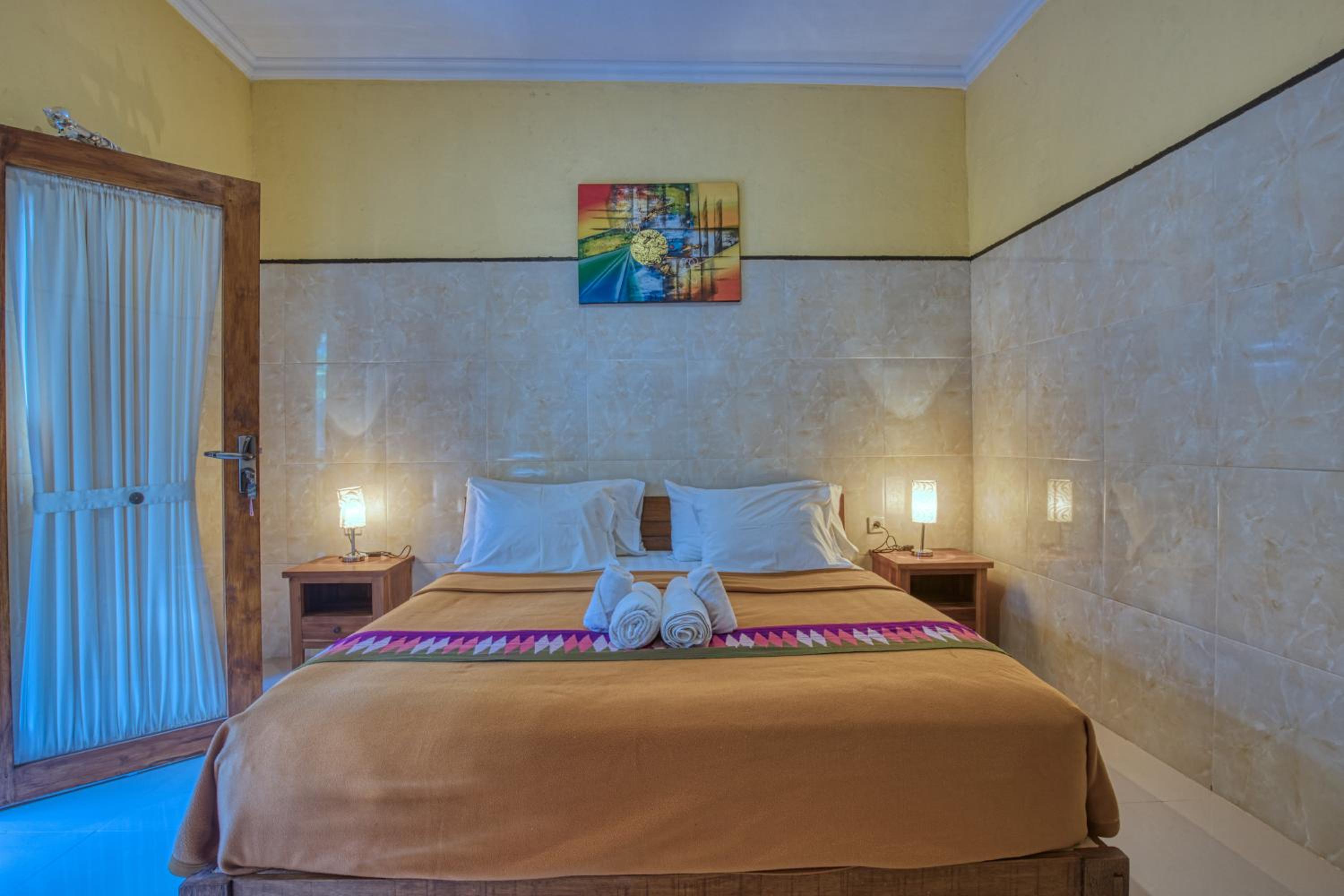 Double Room with Patio - Photo 10
