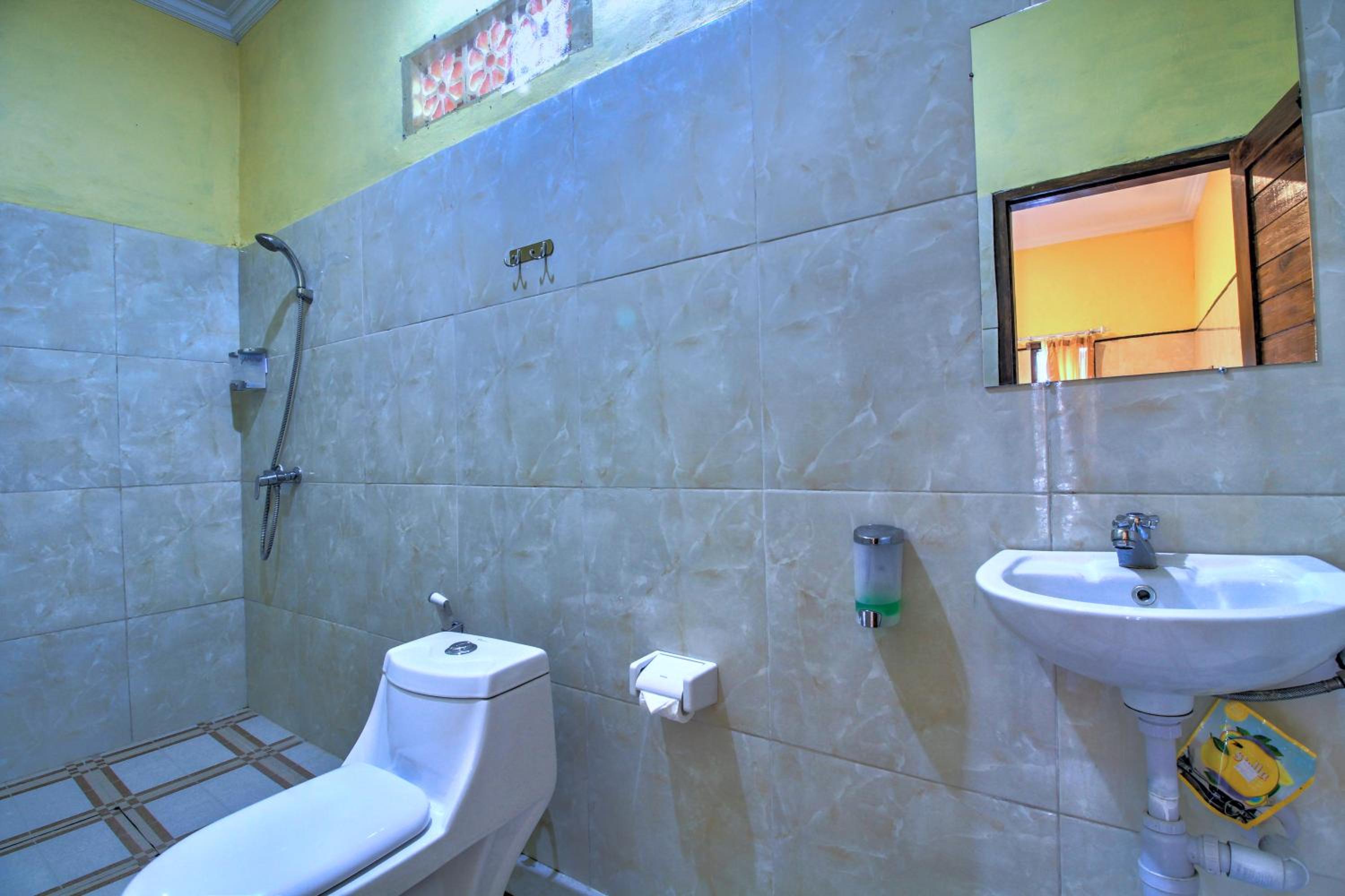Double Room with Patio - Photo 6