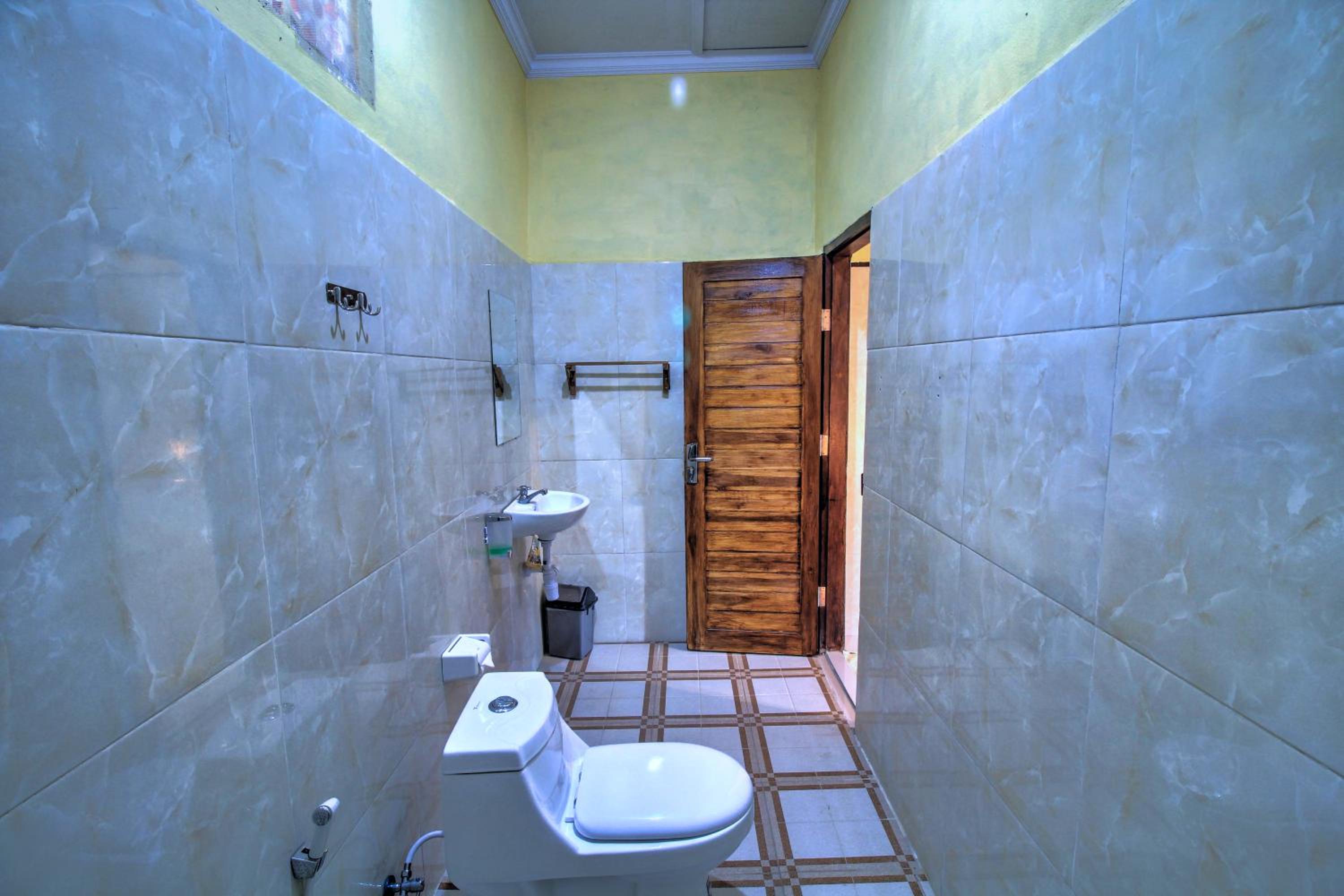 Double Room with Patio - Photo 5