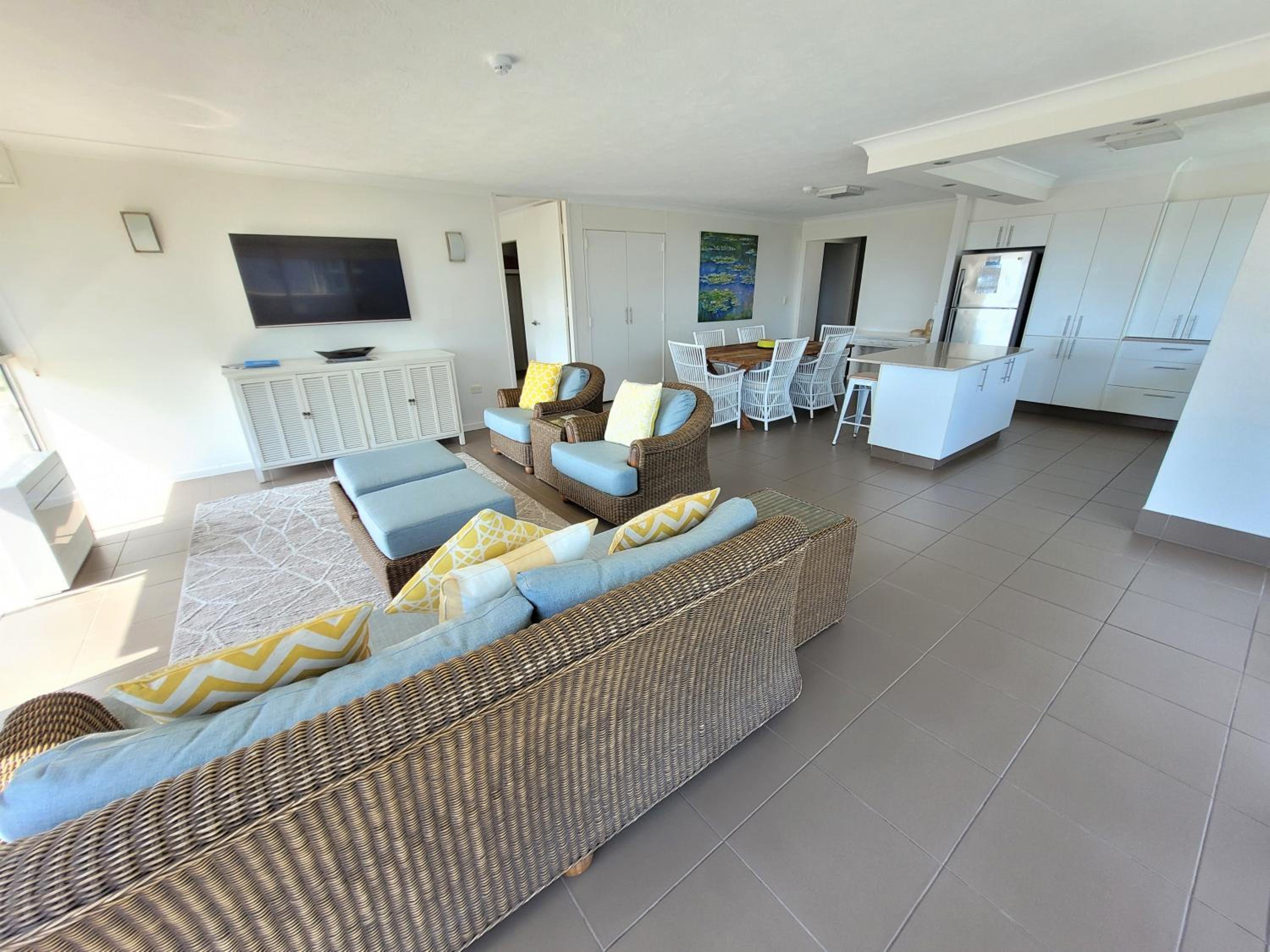 Two-Bedroom Apartment - Ocean View (Unit 11)