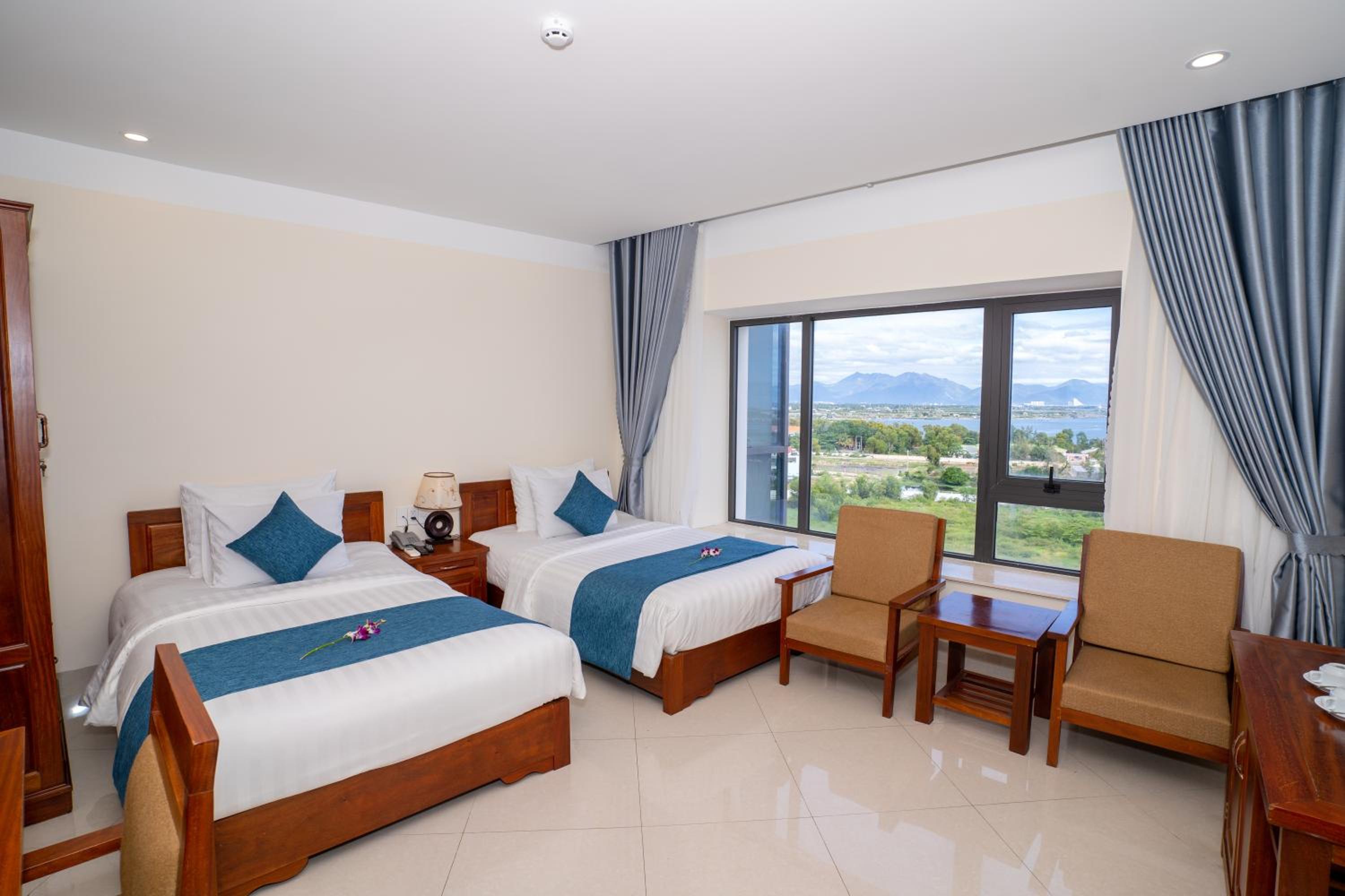 Deluxe Twin Room with Sea View