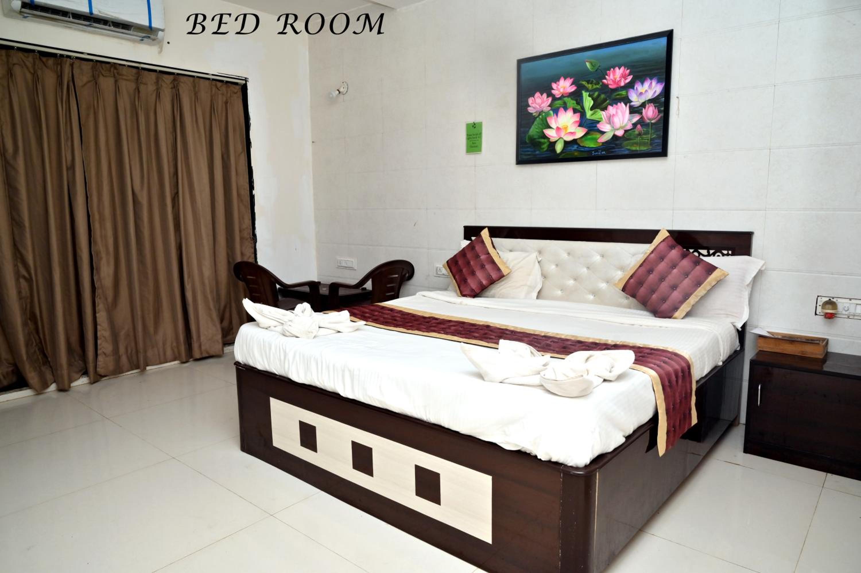 Deluxe Room - Photo 7