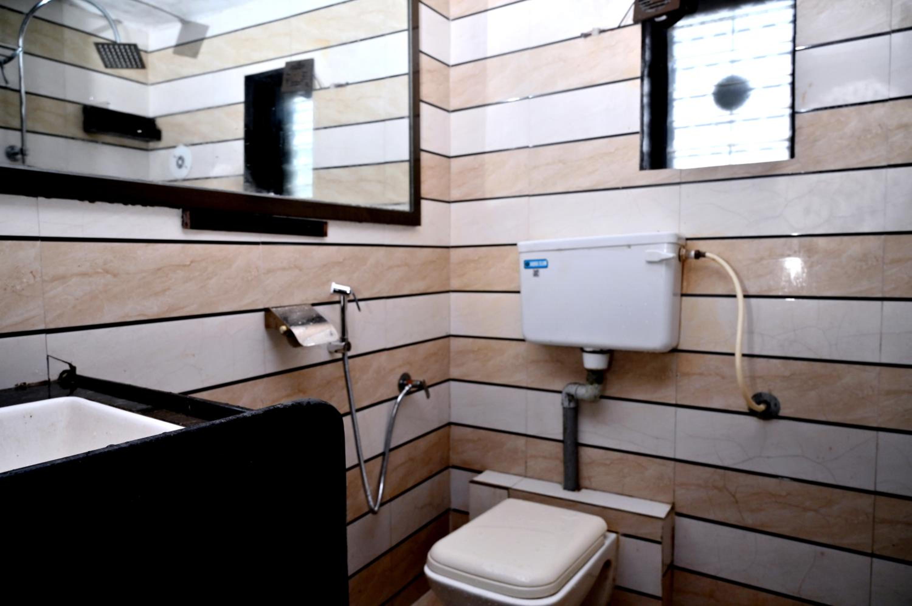Deluxe Room - Photo 17