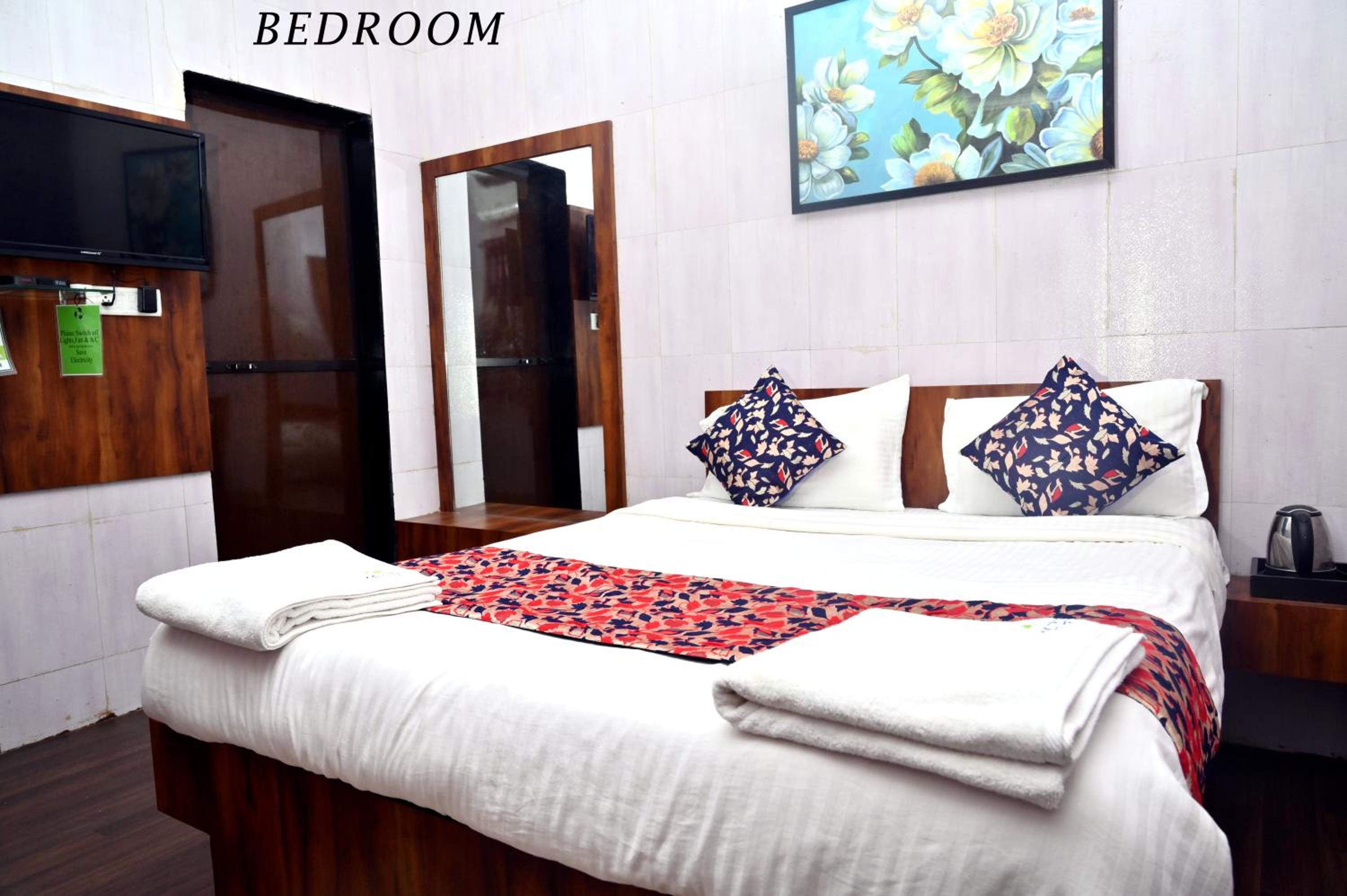 Deluxe Room - Photo 14