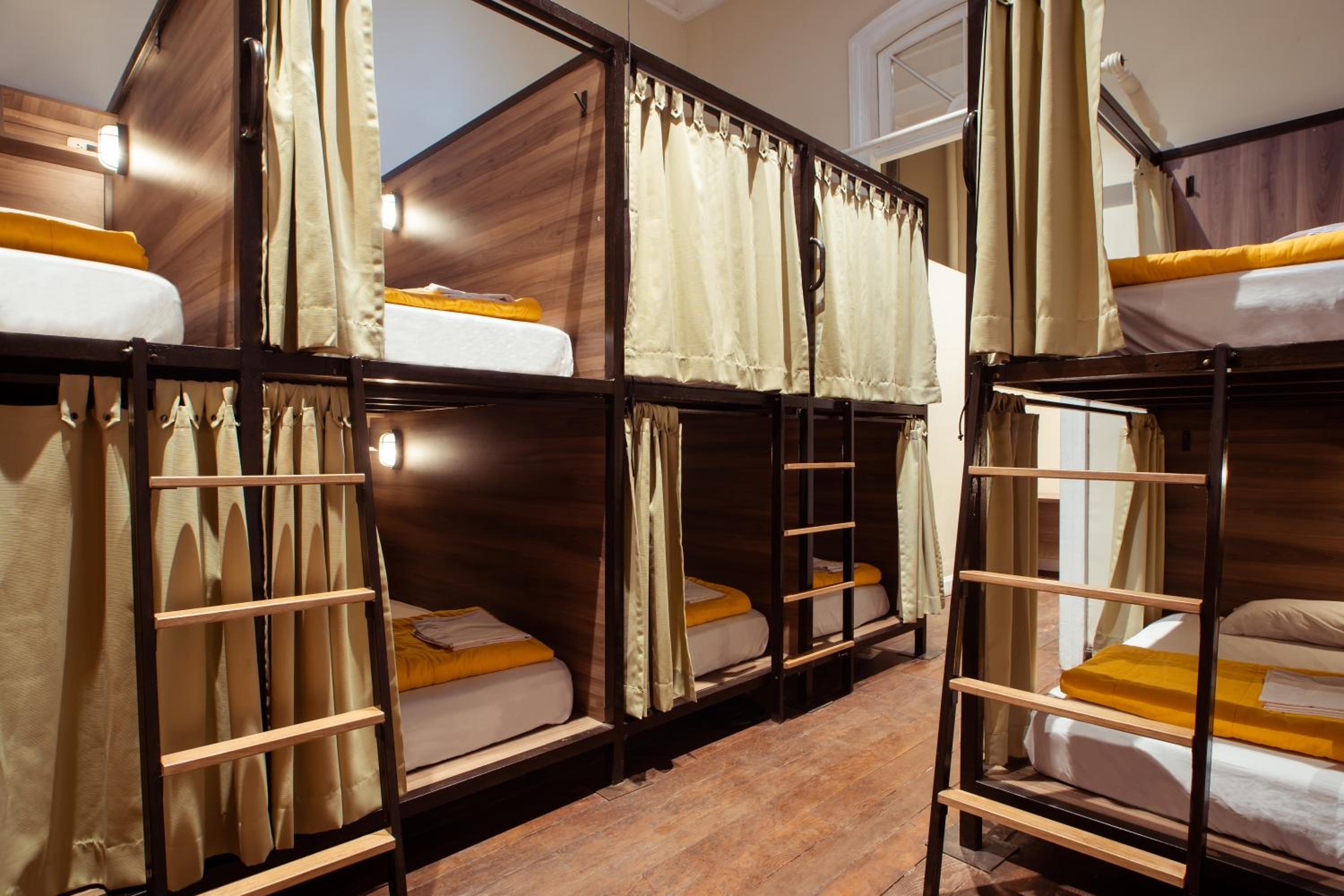 Bed in 10-Bed Mixed Dormitory Room