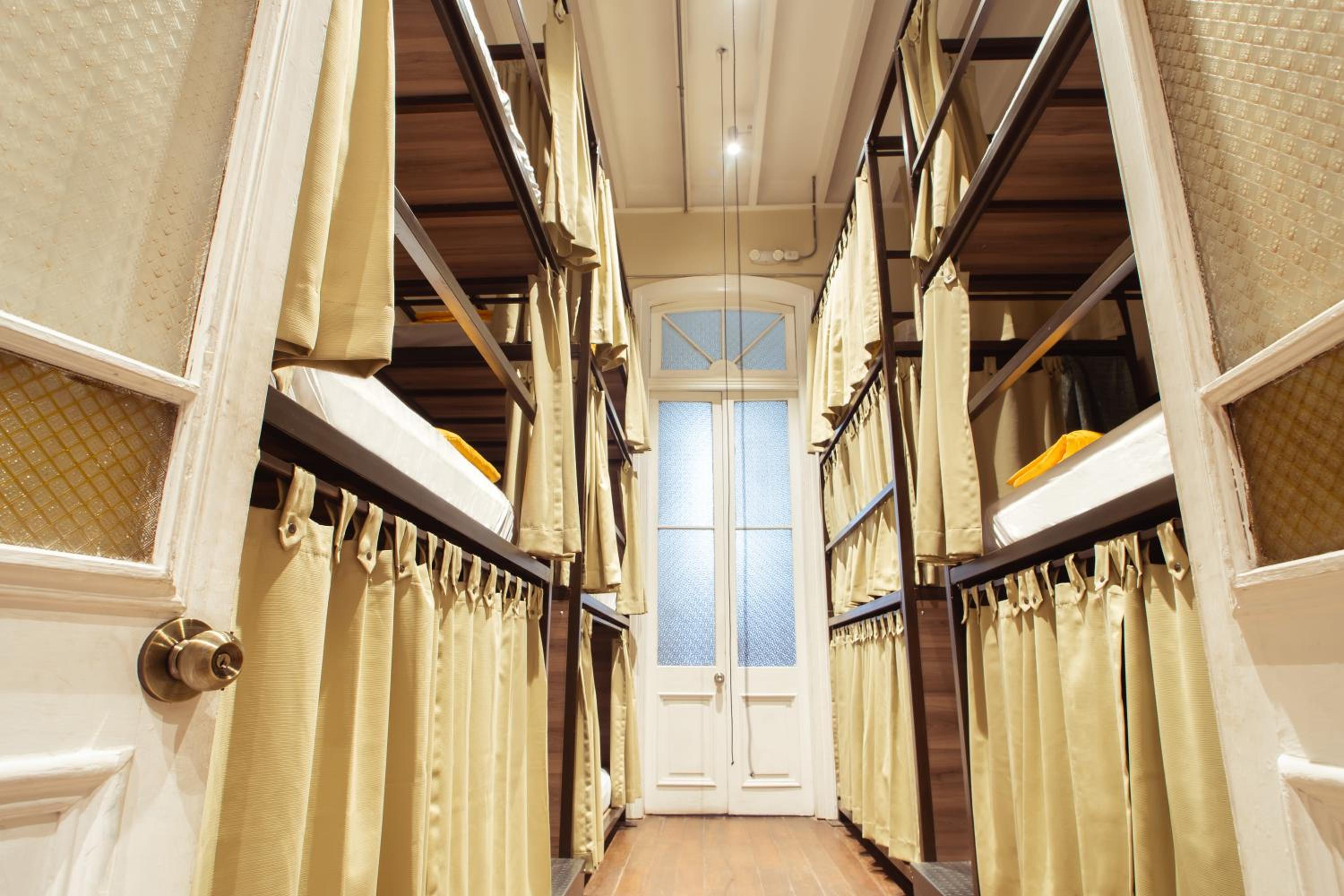 Single Bed in 12-Mixed Dormitory Room