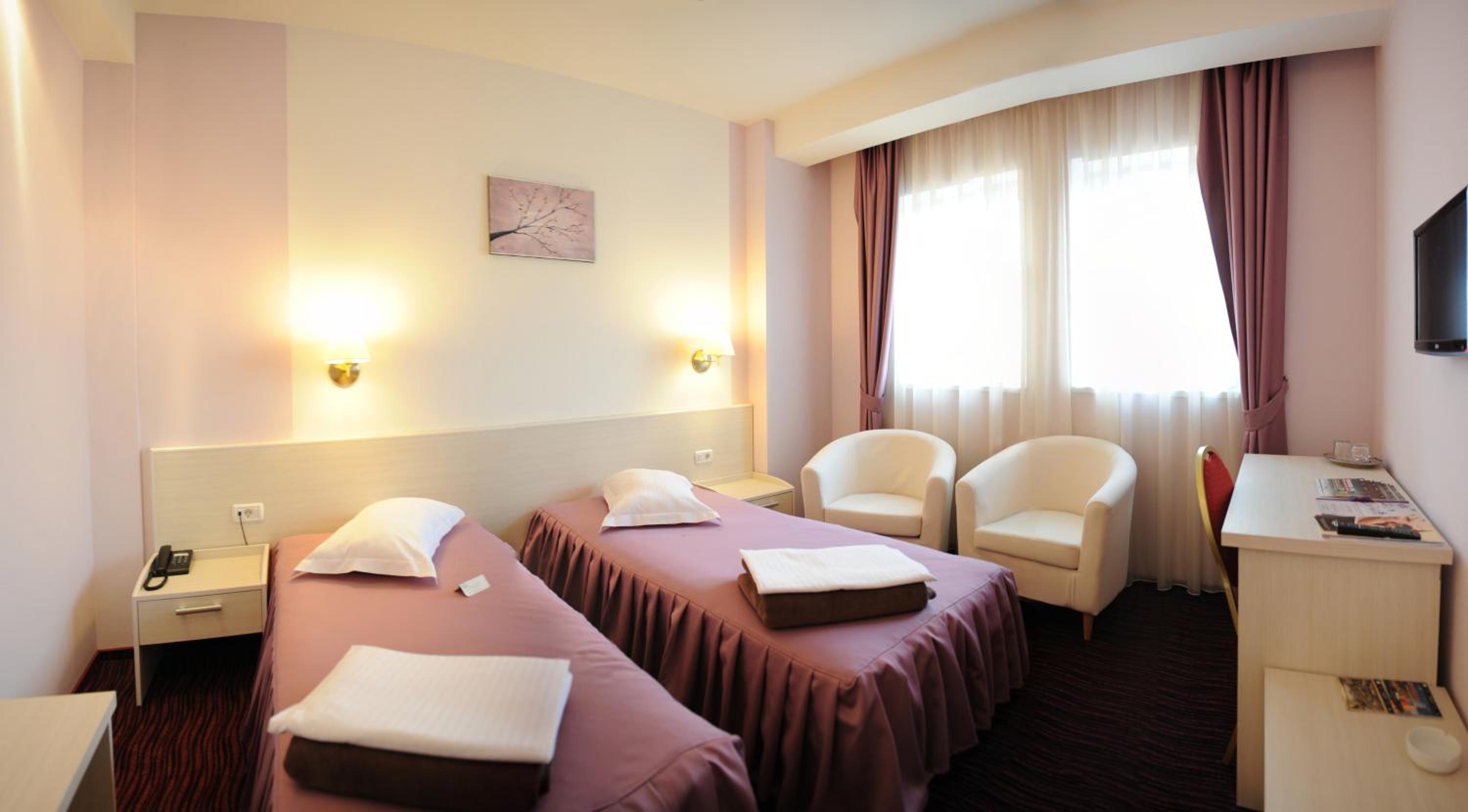 Twin Room with Indoor Pool and Jacuzzi Access