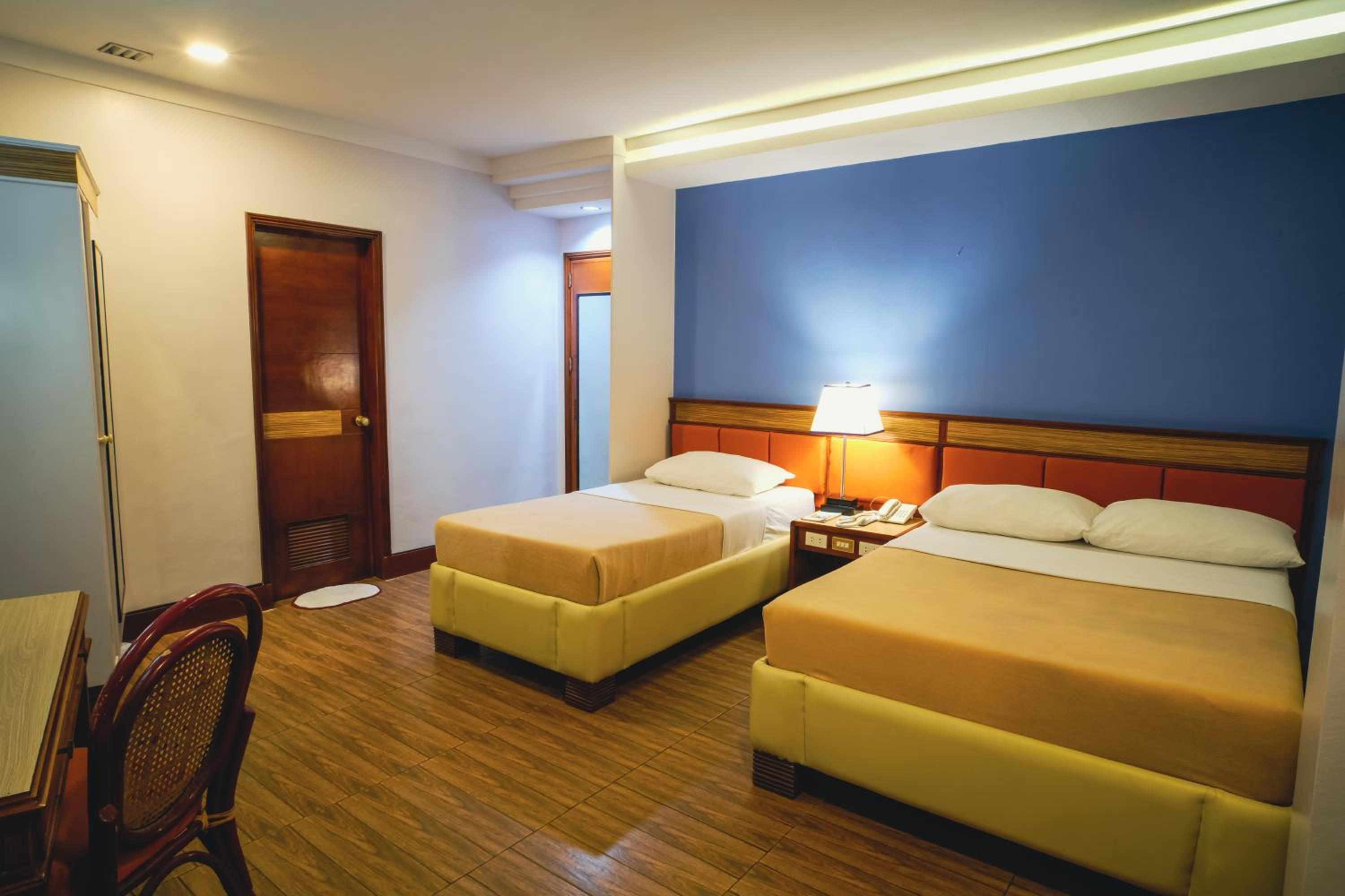 Triple Room with Garden View - Photo 1