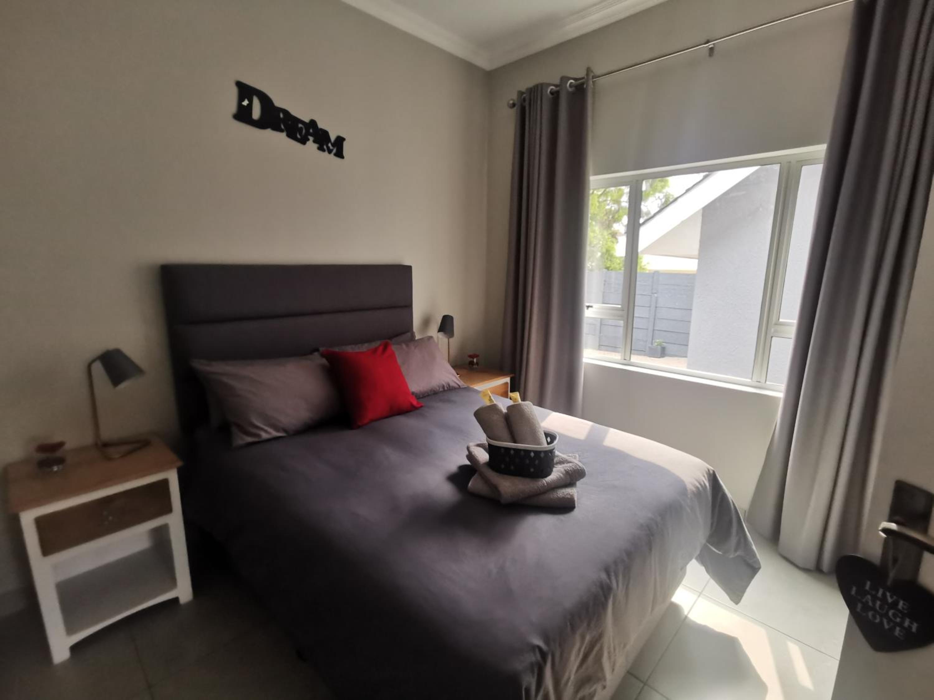 Deluxe Double Room (2 Adults + 1 Child) - Photo 34