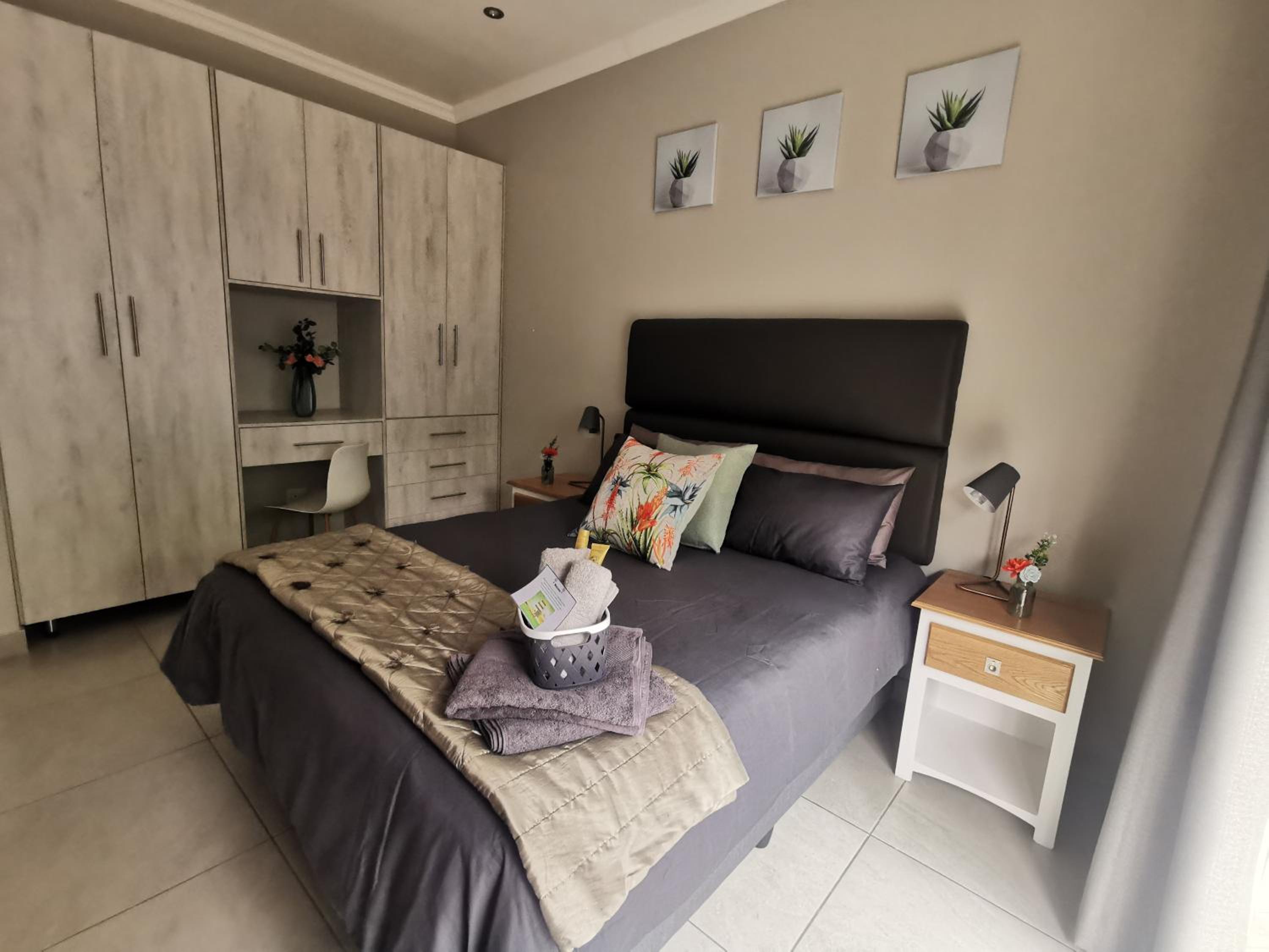 Double Room with Private Bathroom - Photo 22