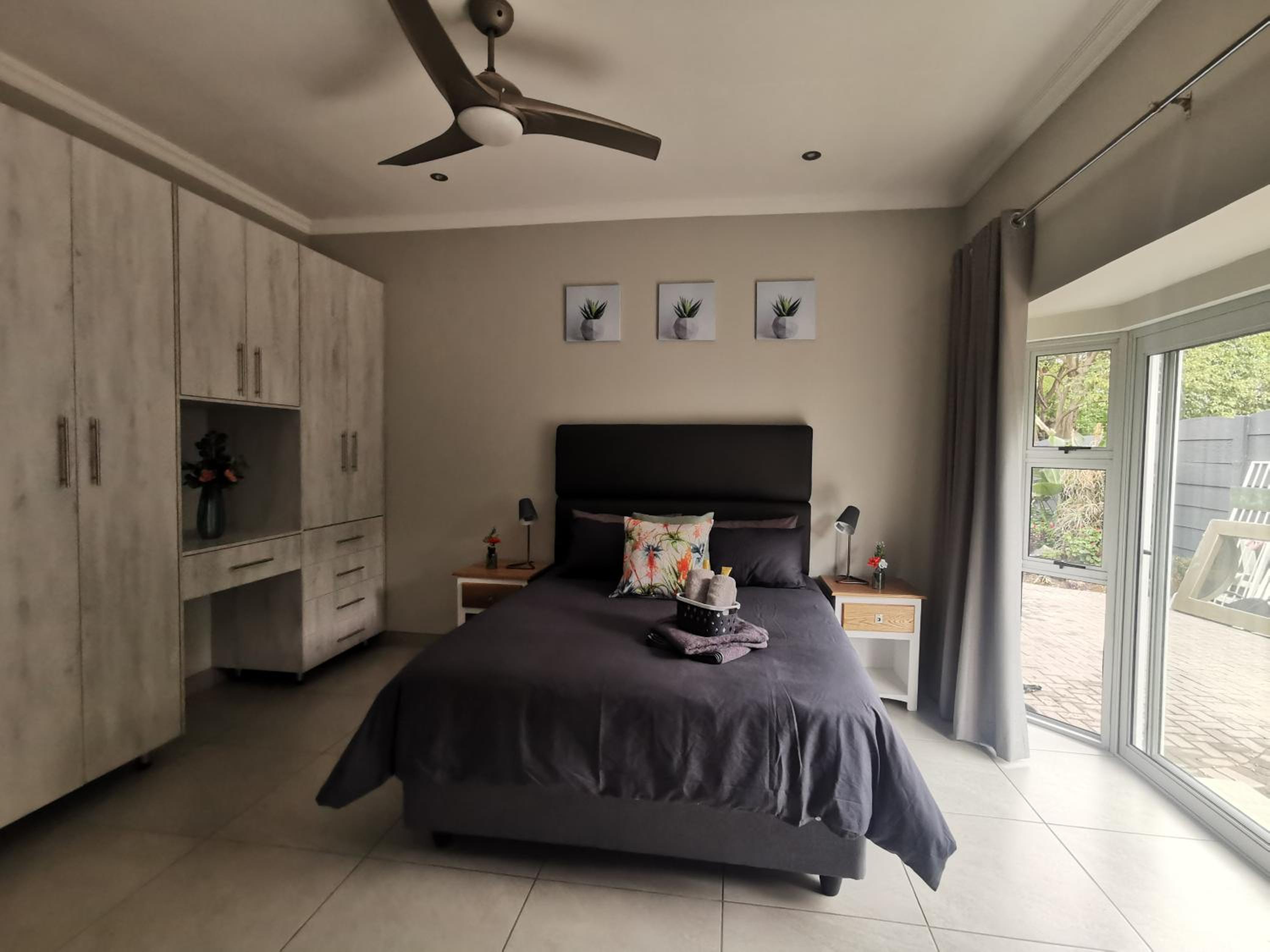 Double Room with Private Bathroom - Photo 32