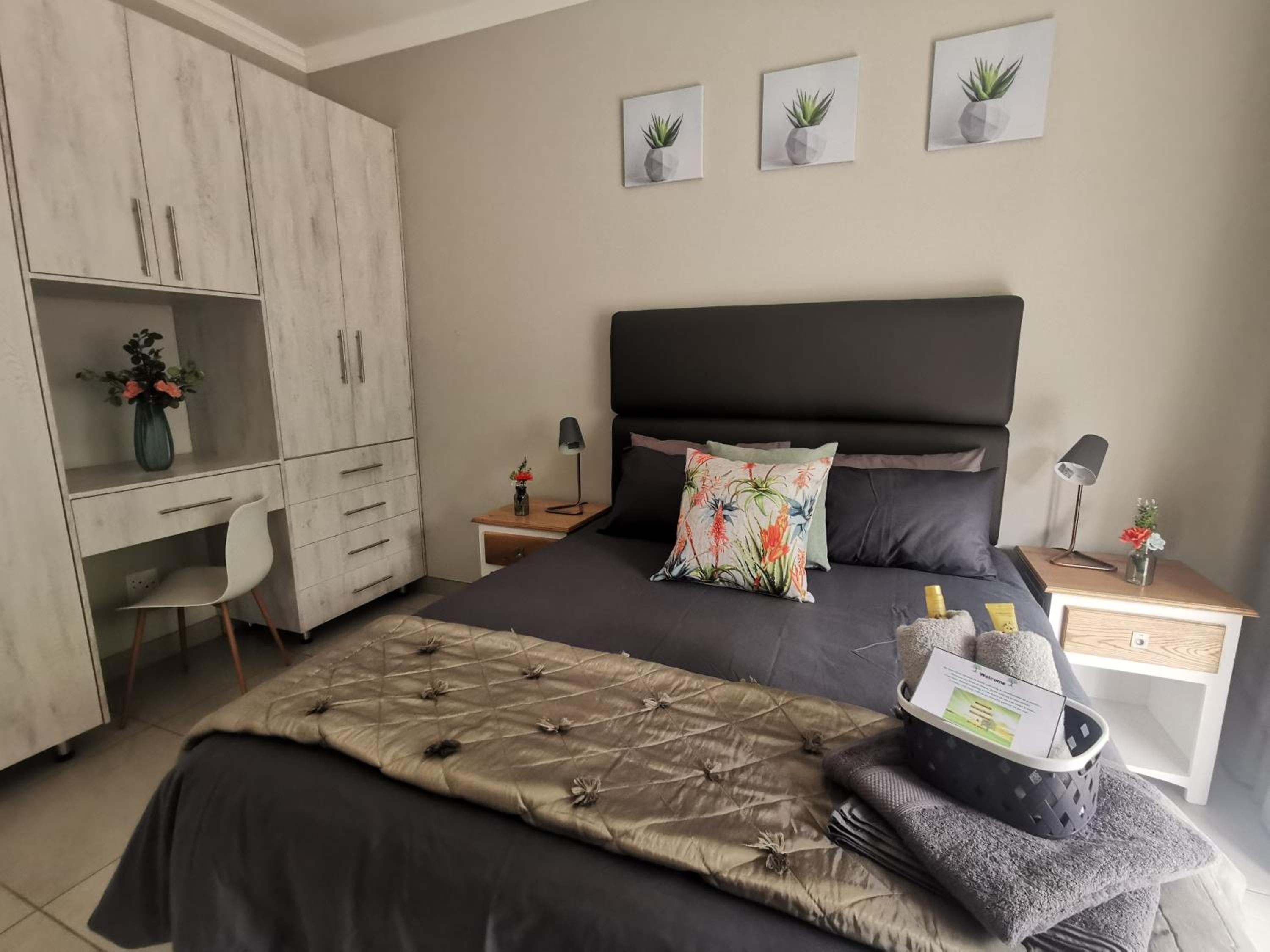 Double Room with Private Bathroom - Photo 46