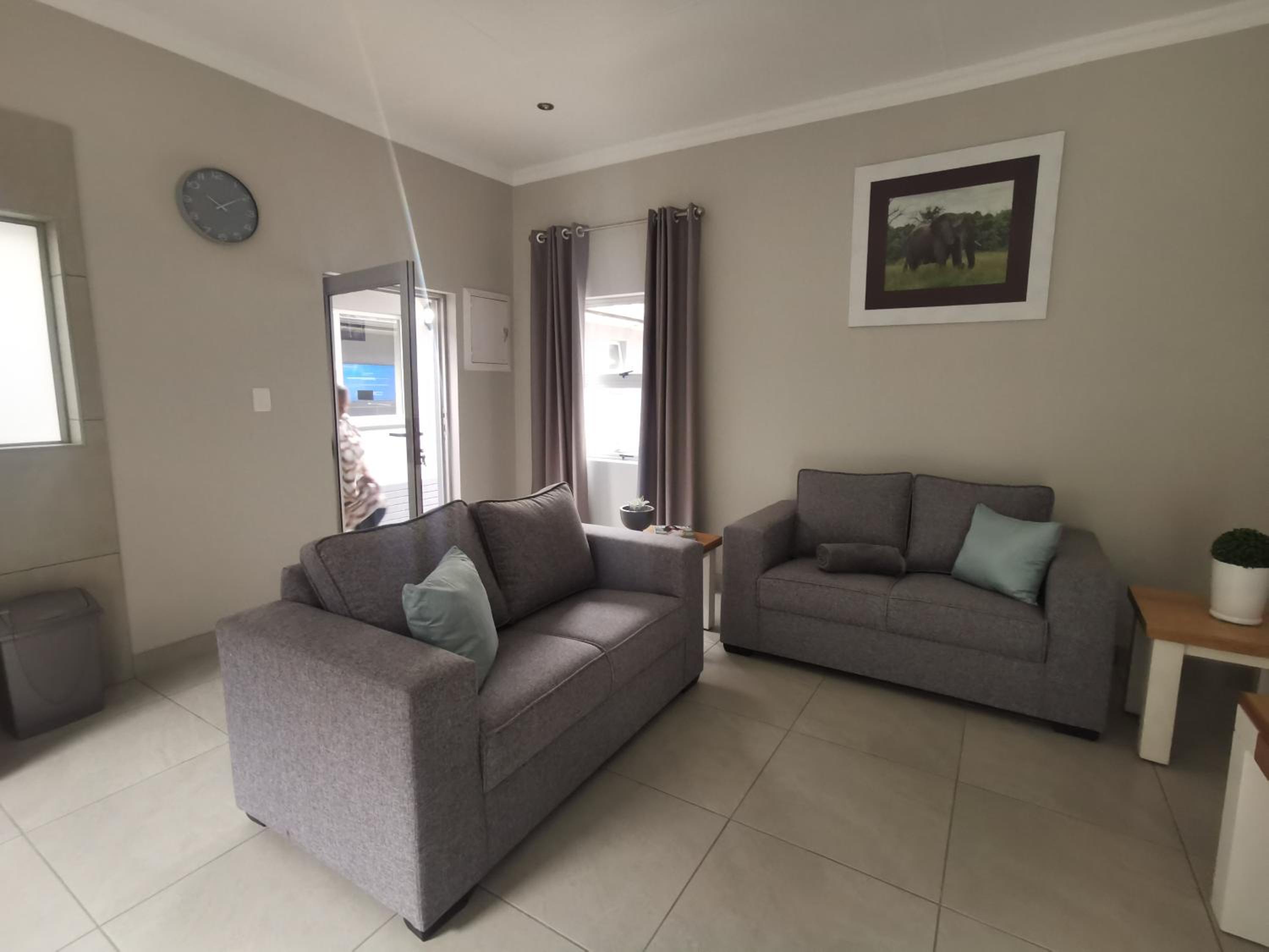Double Room with Private Bathroom - Photo 19