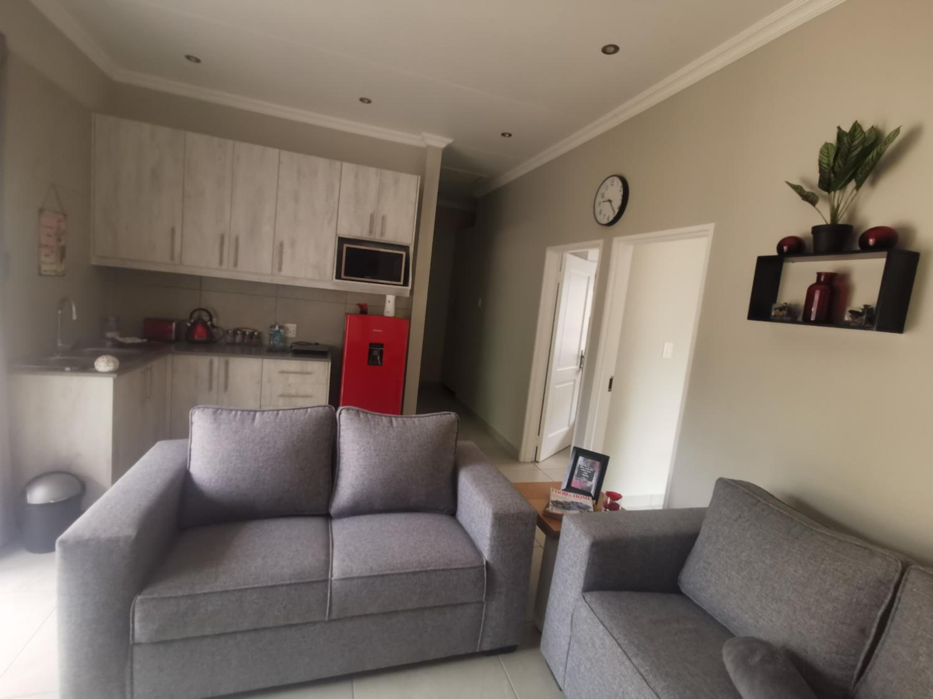 Deluxe Double Room (2 Adults + 1 Child) - Photo 28