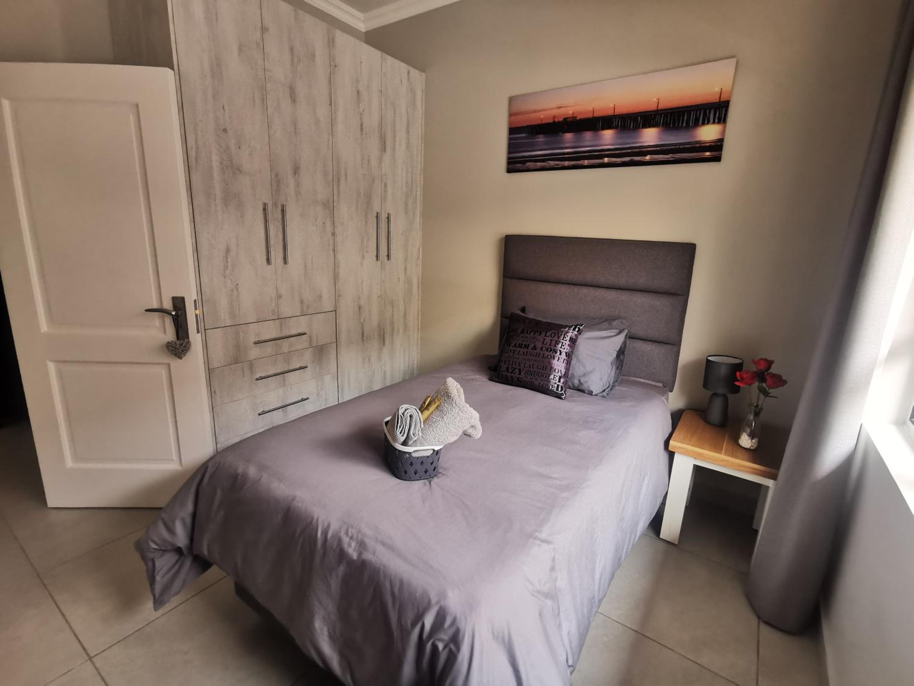 Deluxe Double Room (2 Adults + 1 Child) - Photo 25