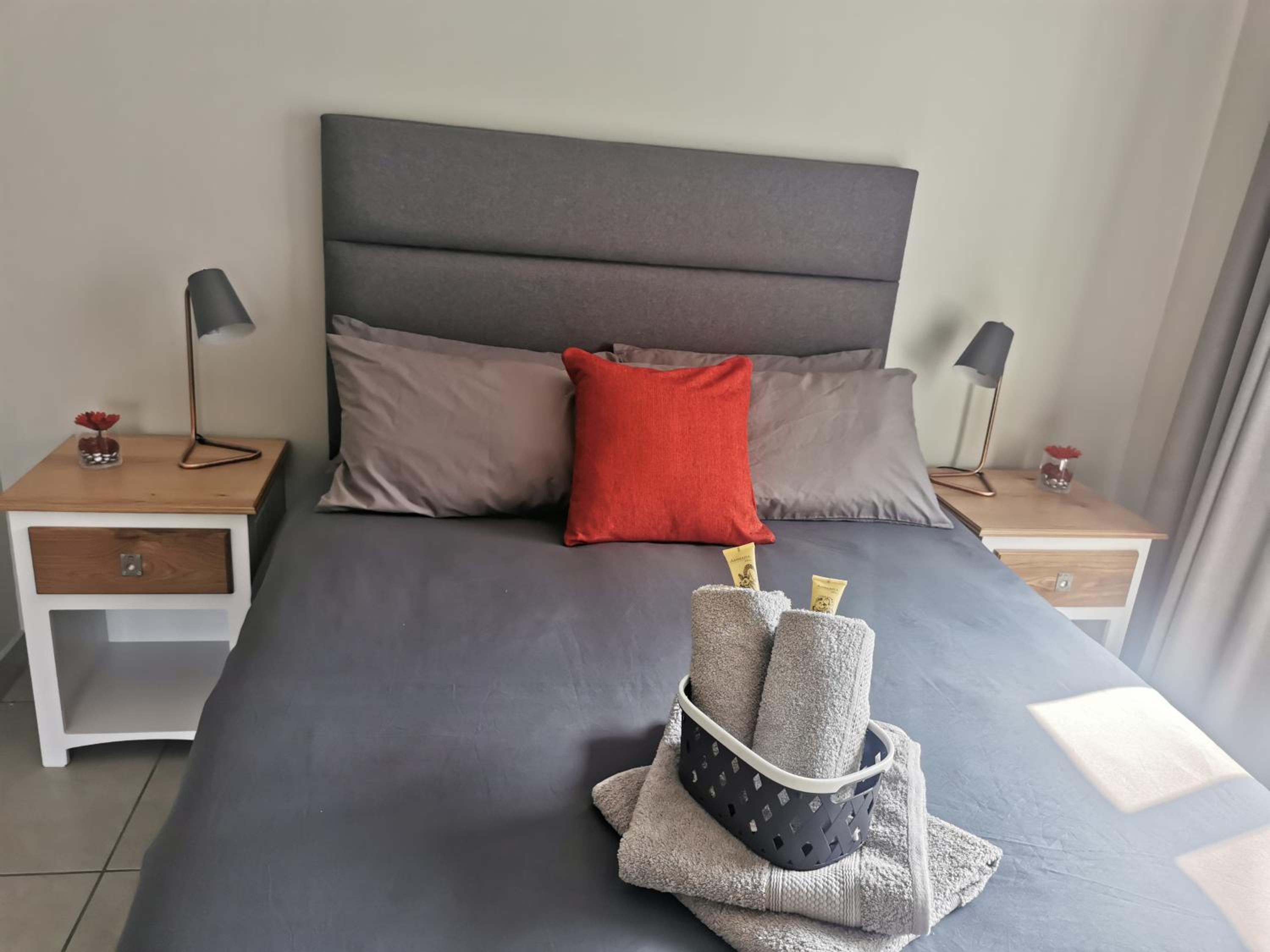 Deluxe Double Room (2 Adults + 1 Child) - Photo 32