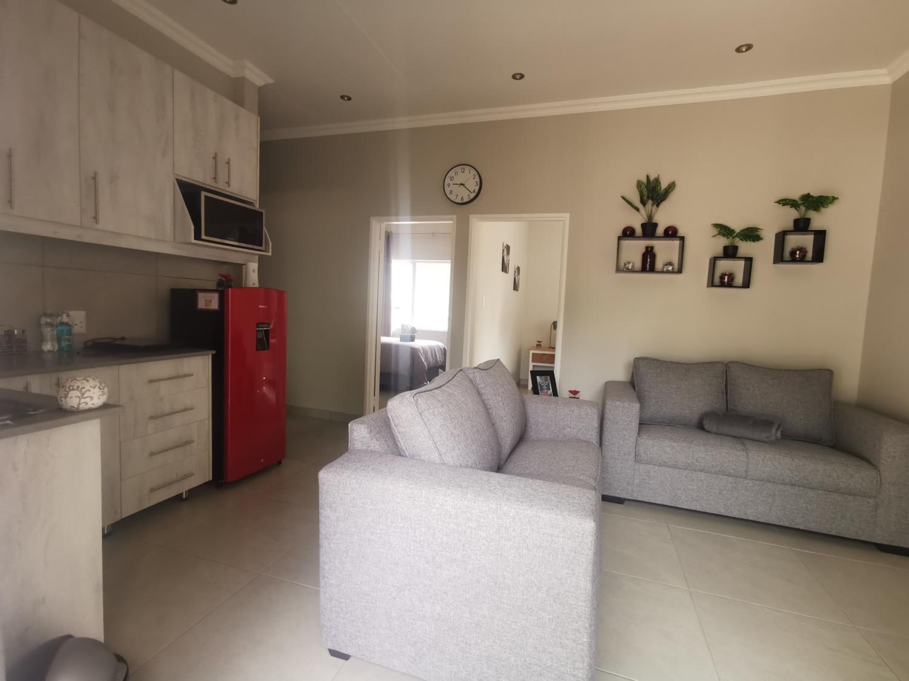 Deluxe Double Room (2 Adults + 1 Child) - Photo 22