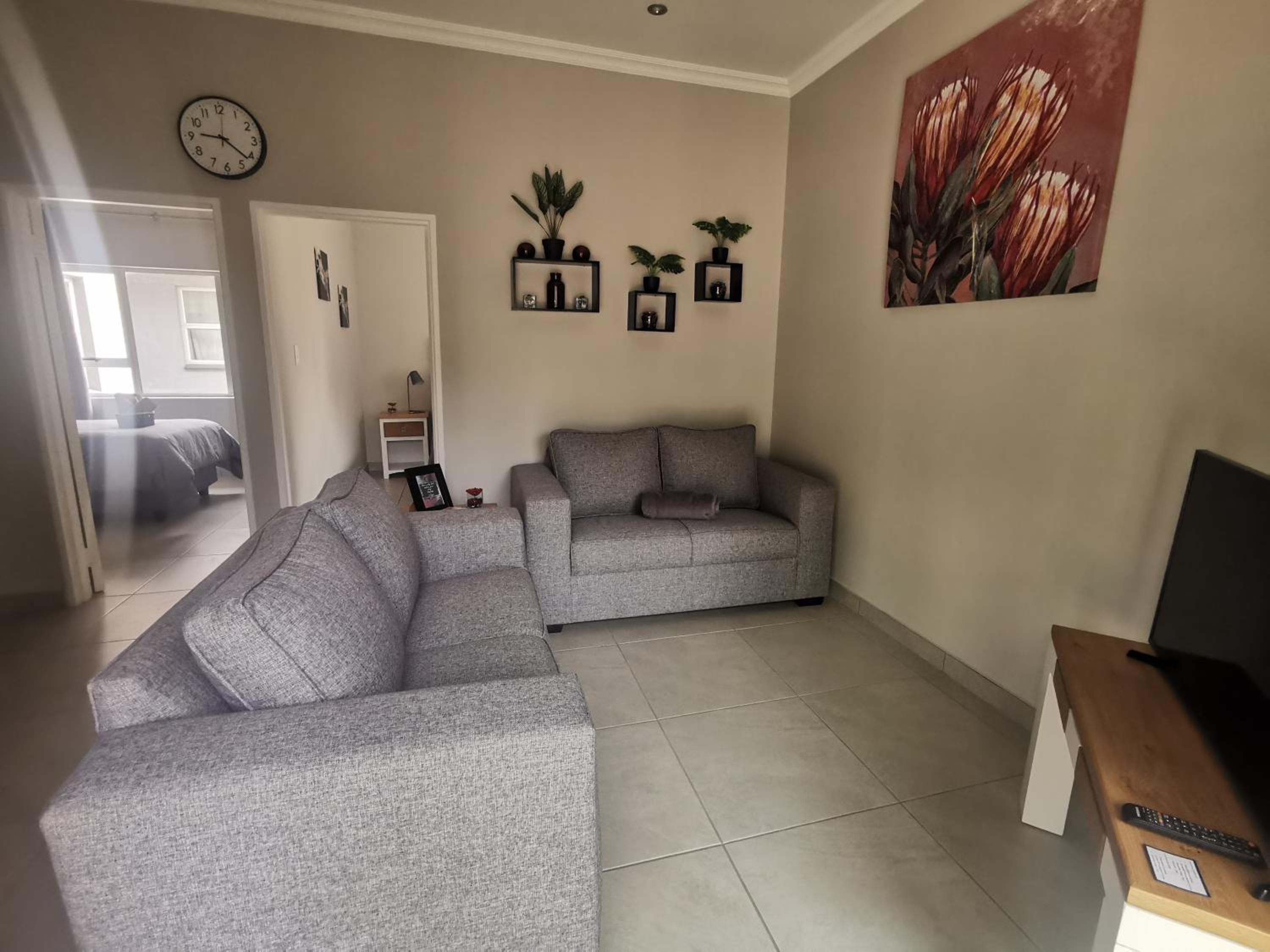 Deluxe Double Room (2 Adults + 1 Child) - Photo 16