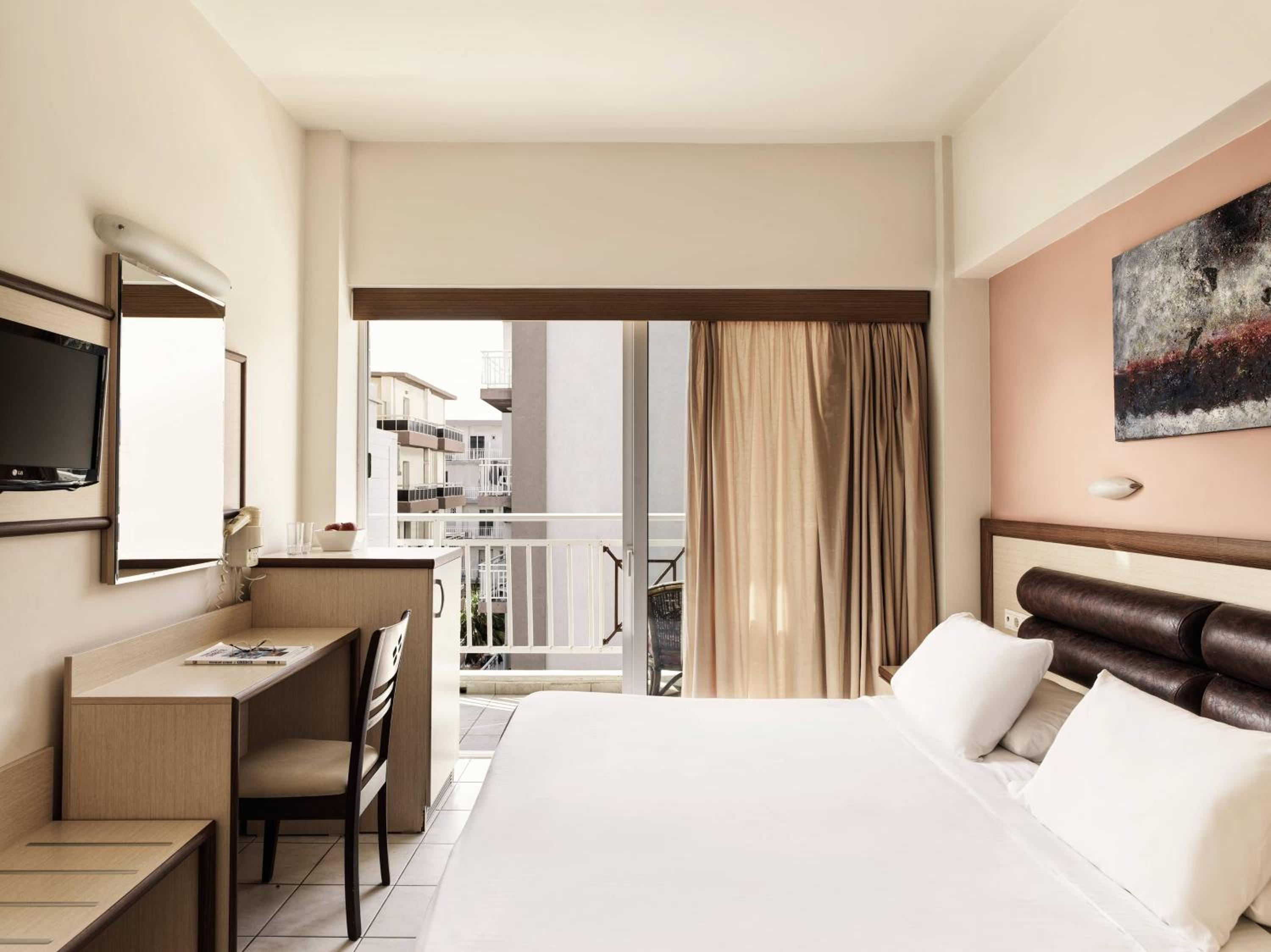Double or Twin Room - Photo 1