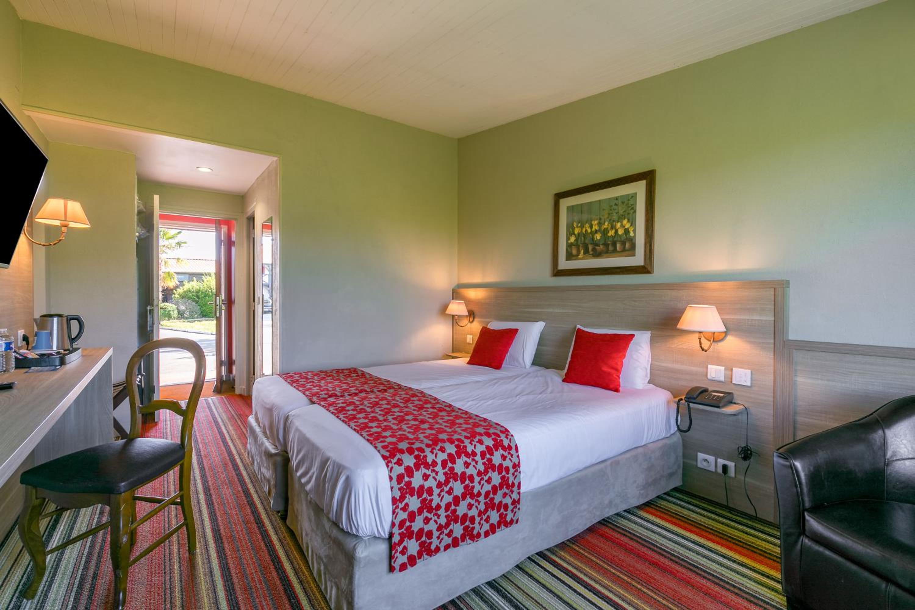 Twin Room - Photo 1