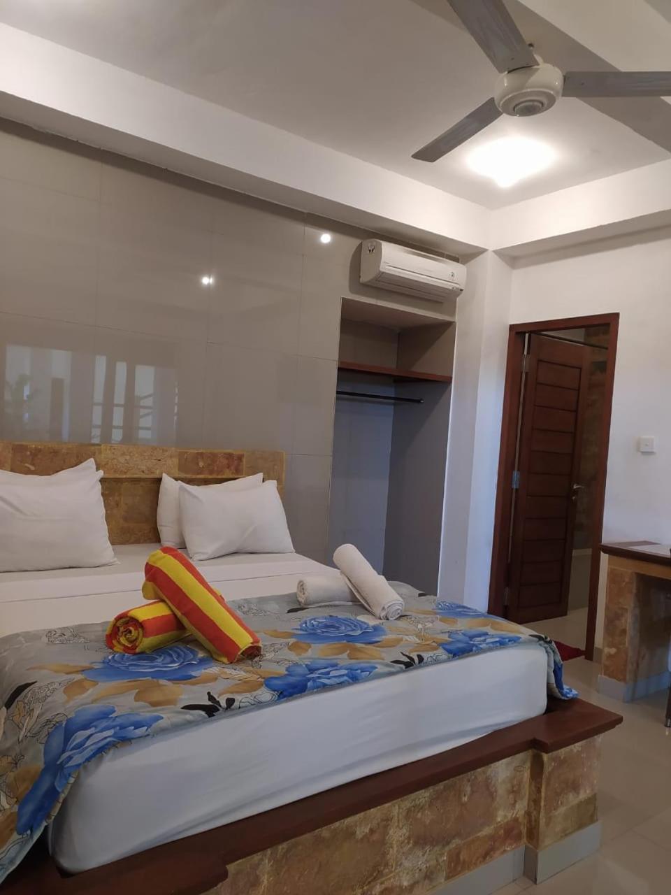 Standard Double Room with AC - Photo 44