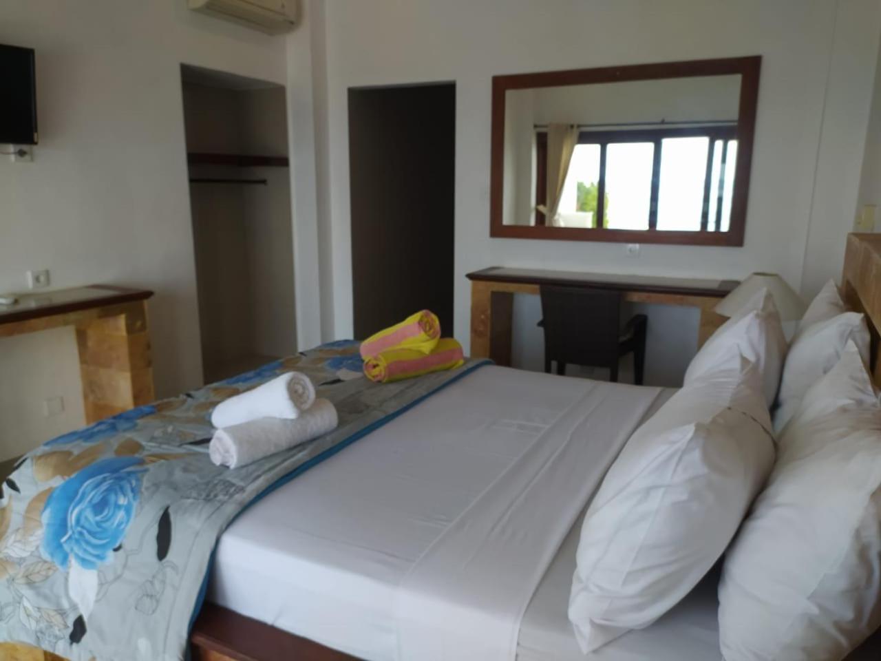 Double Room with Sea View - Photo 52
