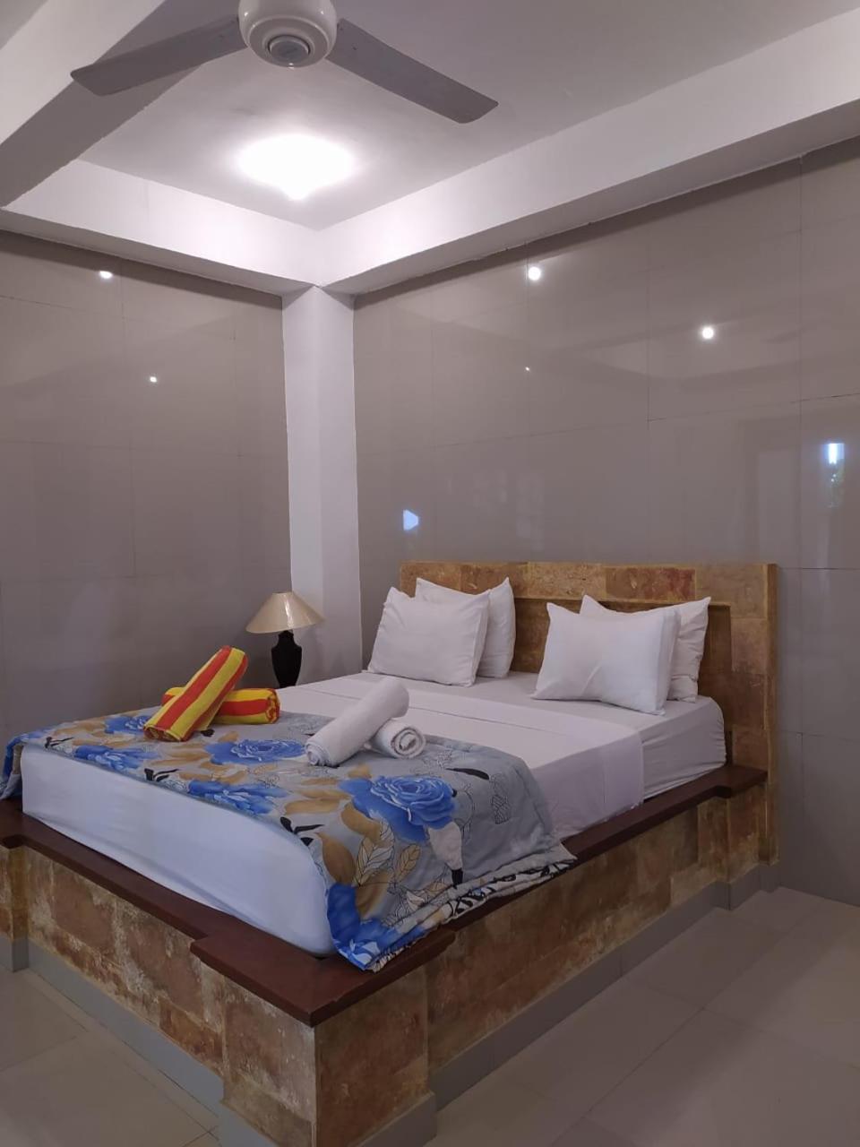 Standard Double Room with AC - Photo 42